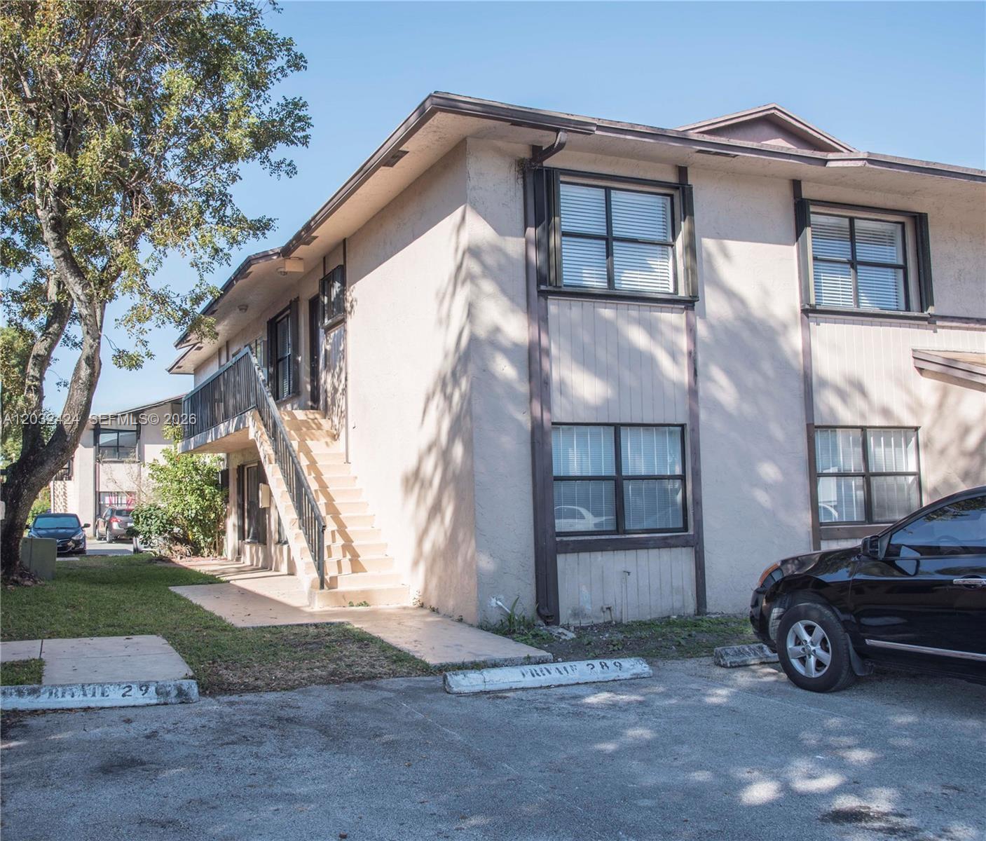 2500 W 67th Pl # 26, Hialeah FL 33016