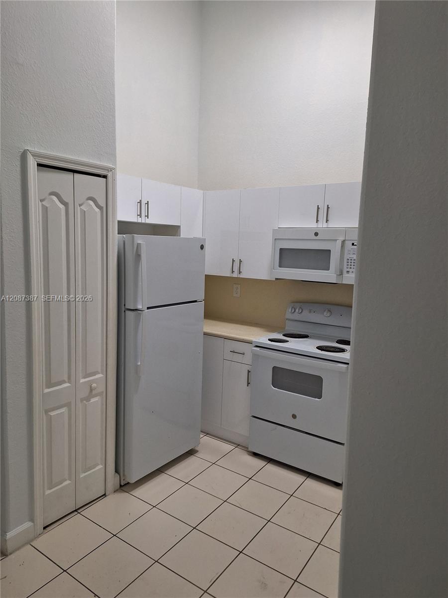1666 SE 27th Ct # 204 — Photo 3