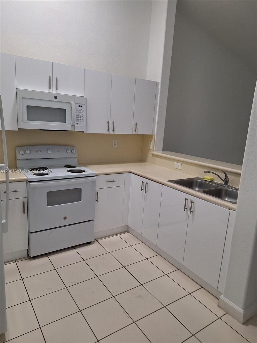 1666 SE 27th Ct # 204 — Photo 4