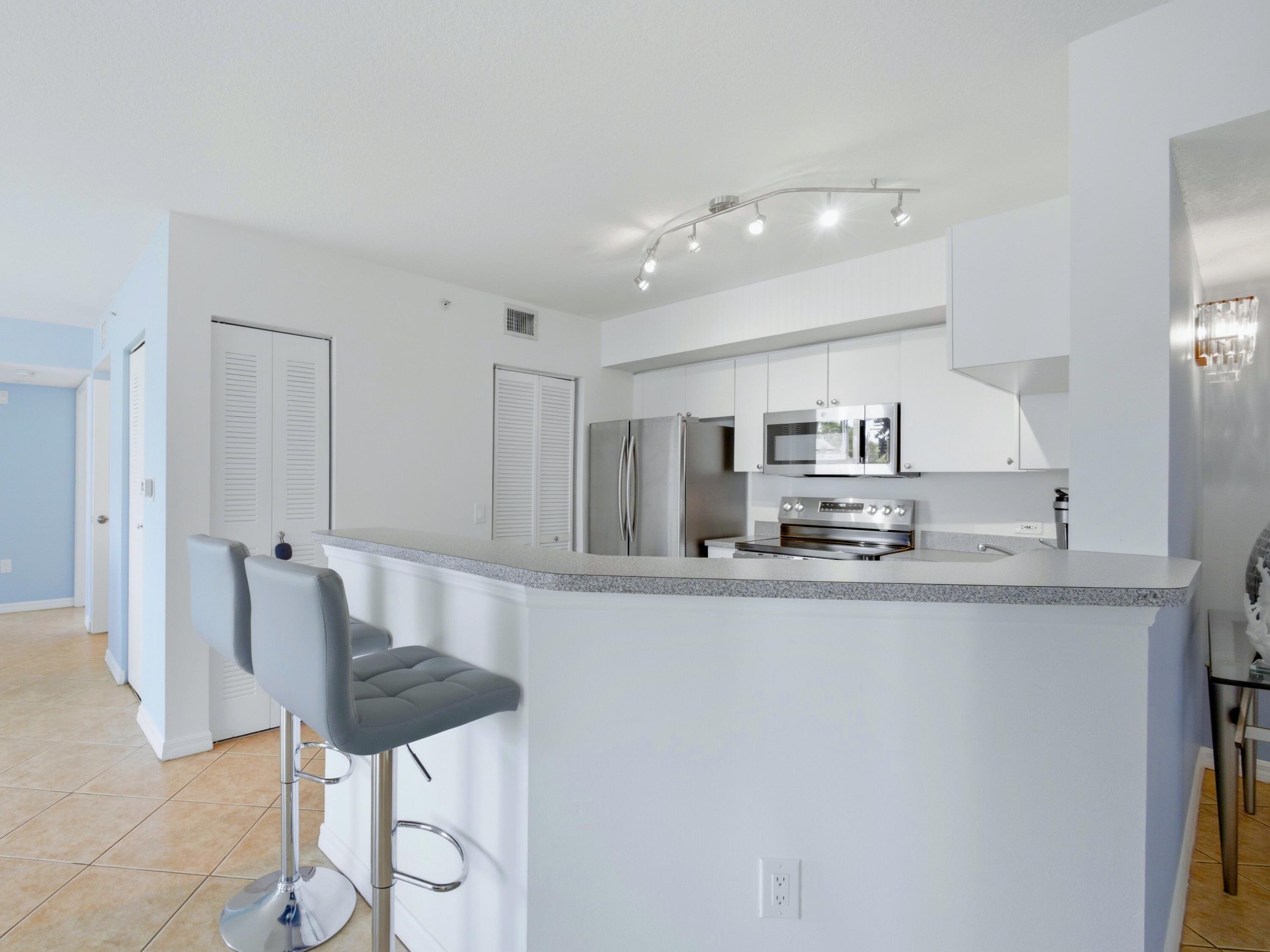 316 Villa Circle — Photo 4