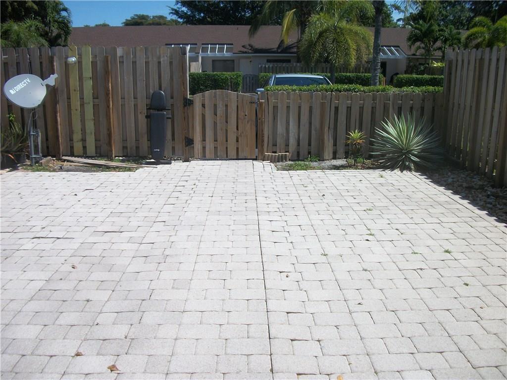 4953 E LAKES Drive — Photo 2