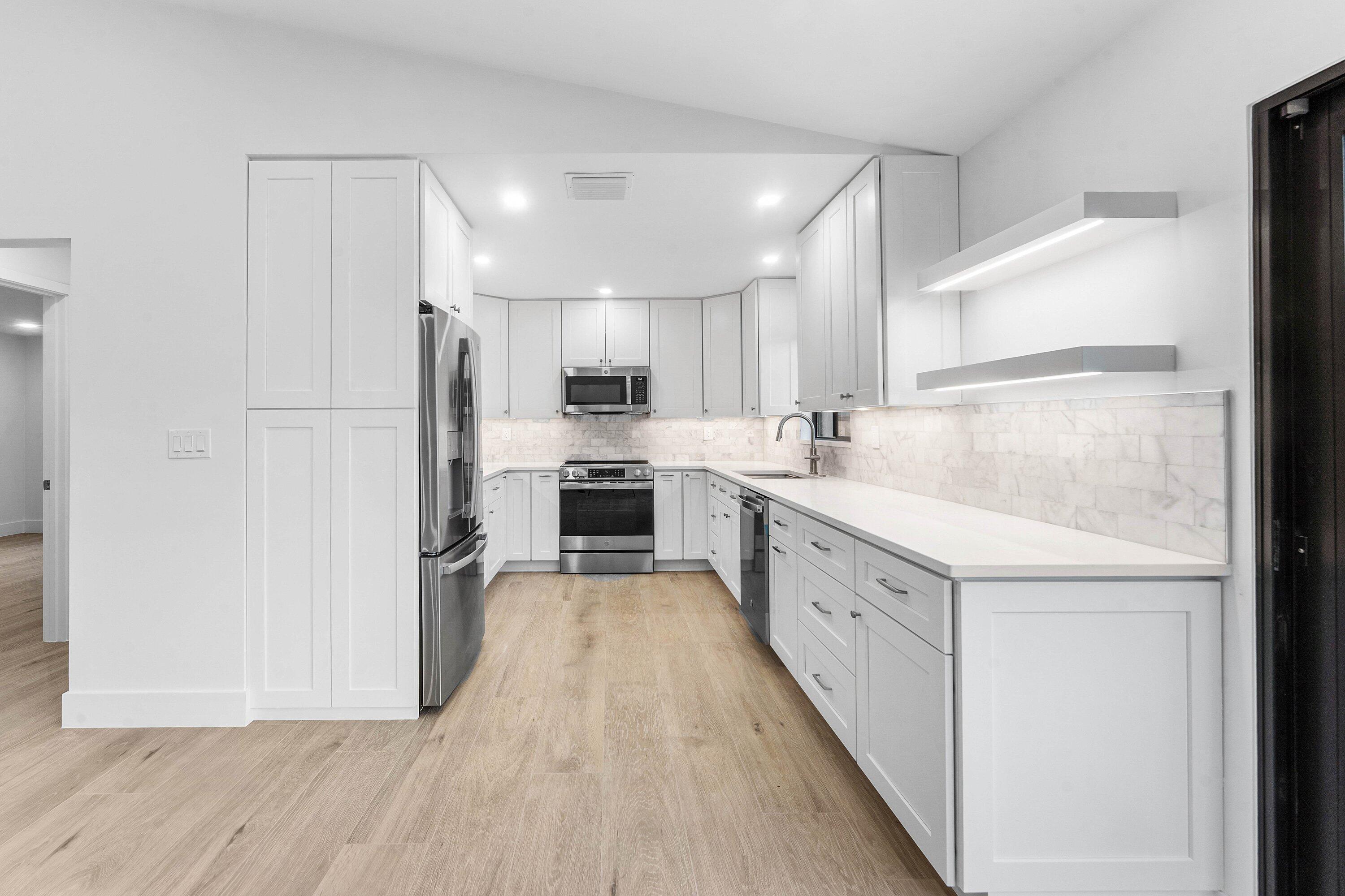 24 Russell Street — Photo 3
