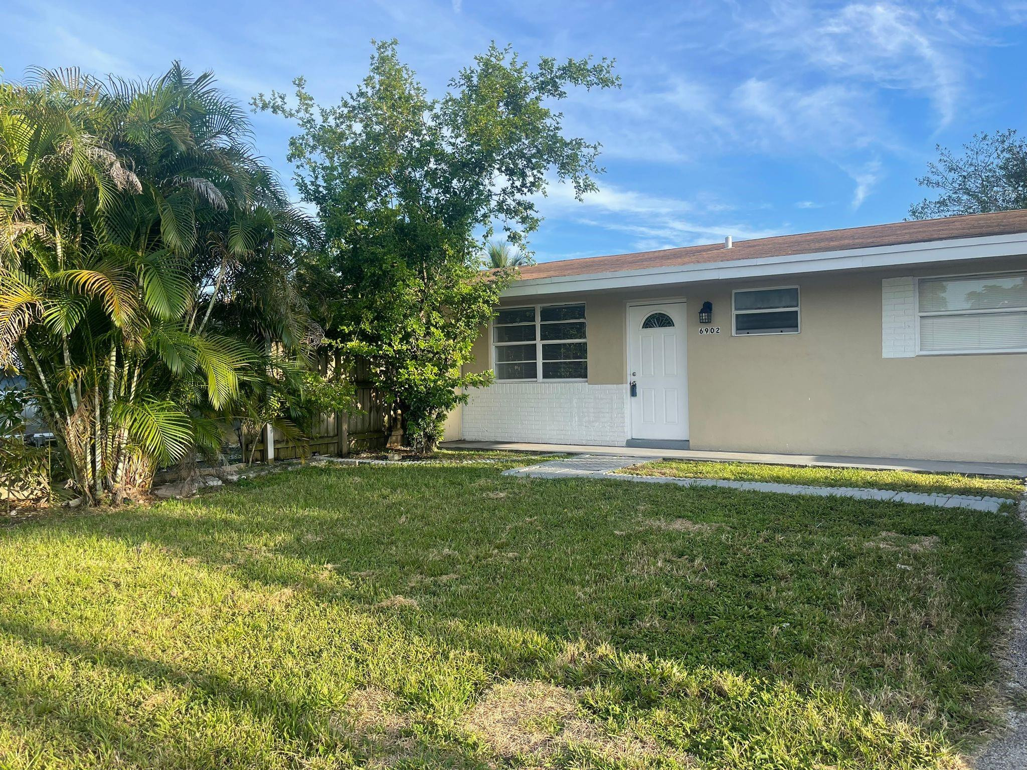 6902 SW 15th Street, North Lauderdale FL 33068