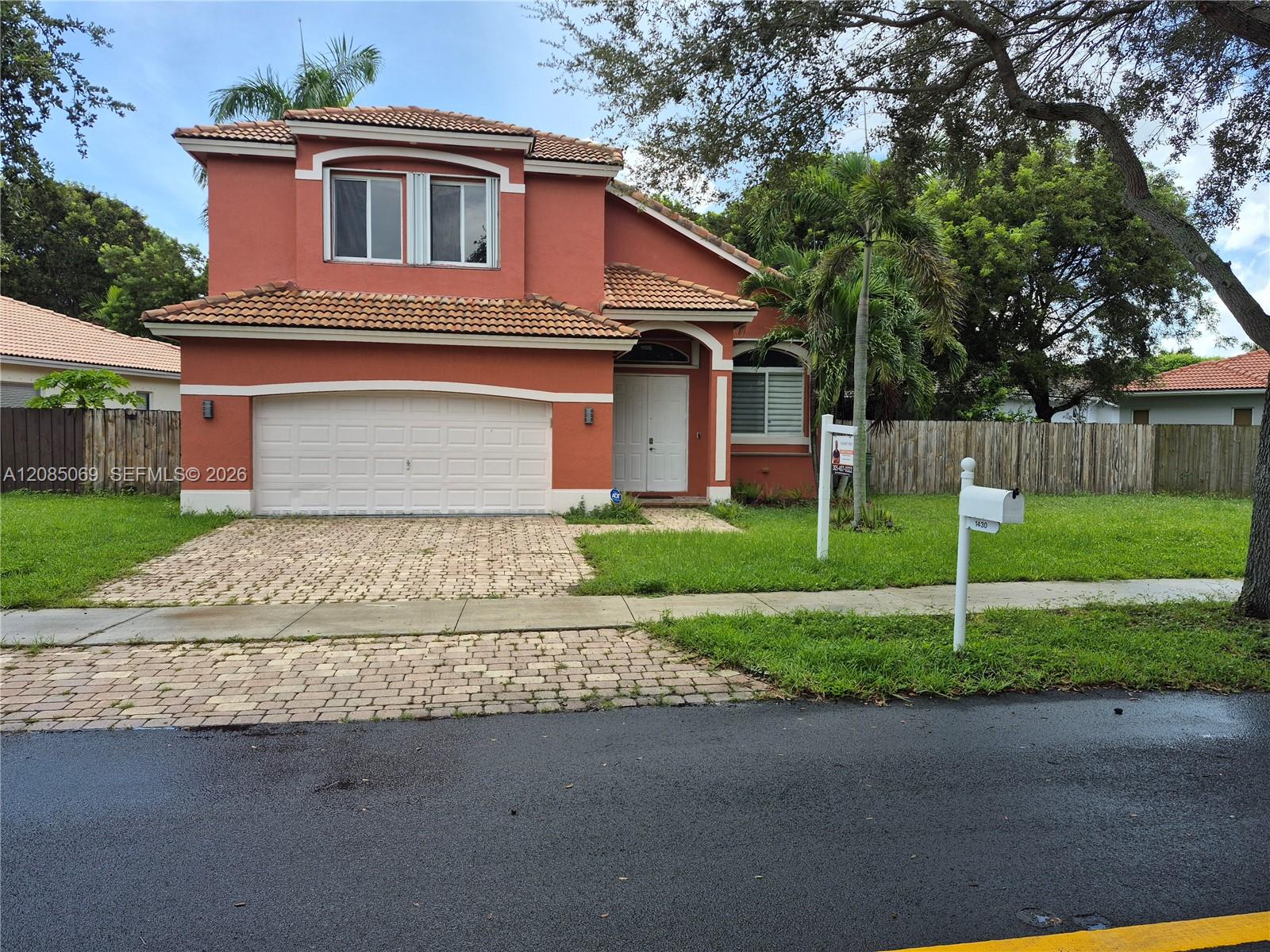 1430 SE 22nd Ln — Photo 2