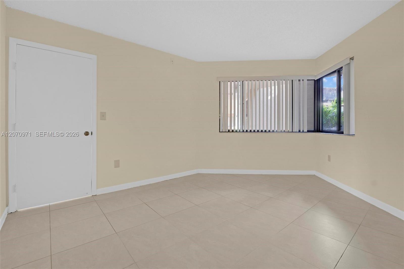 15545 N Miami Lakeway N # 106 View 14