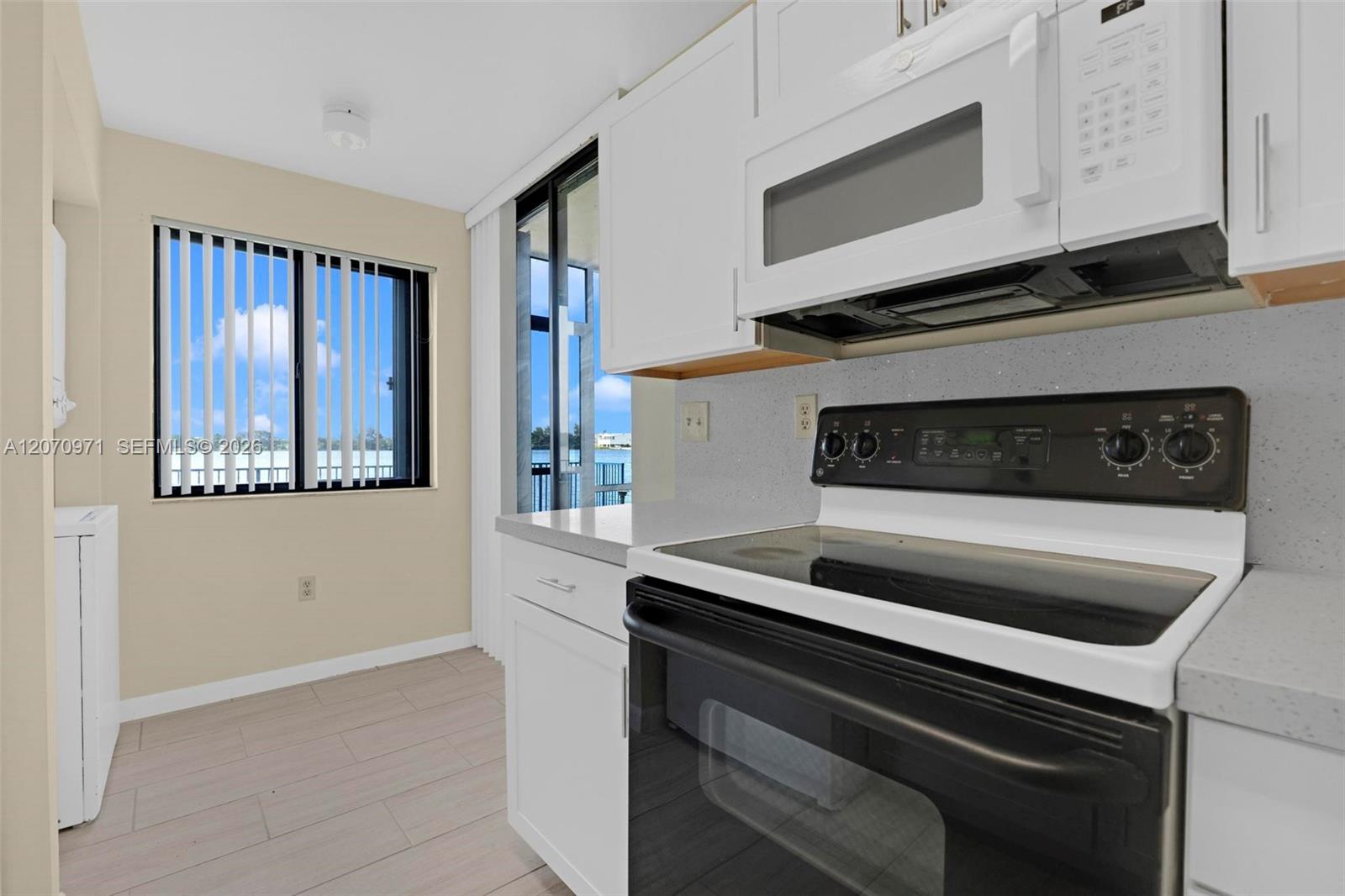 15545 N Miami Lakeway N # 106 View 3