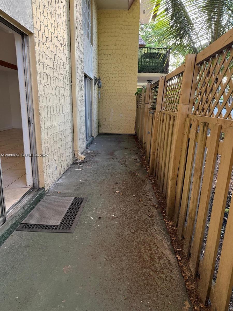 8600 SW 109th Ave # 112 — Photo 2