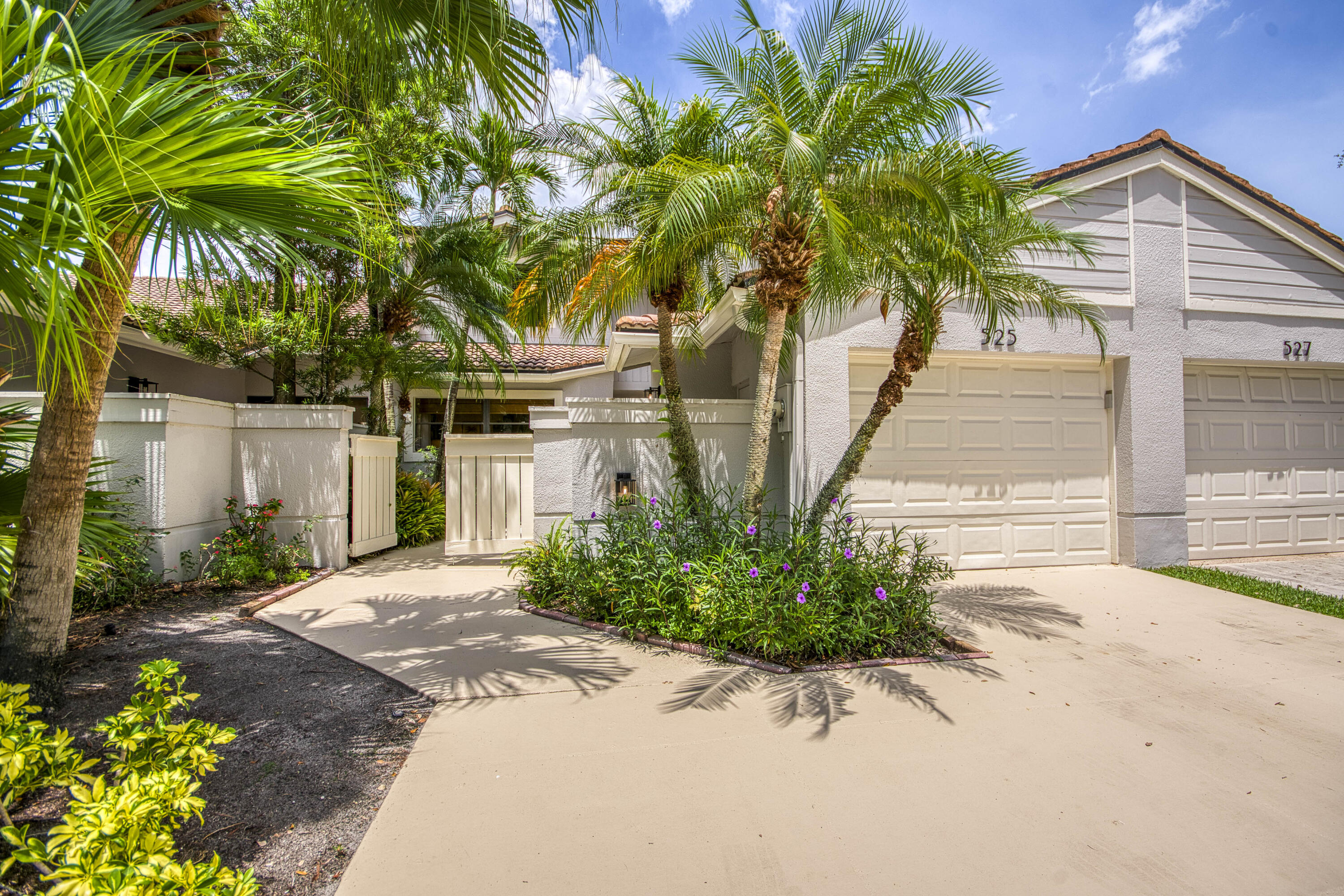 525 Prestwick Circle, Palm Beach Gardens FL 33418