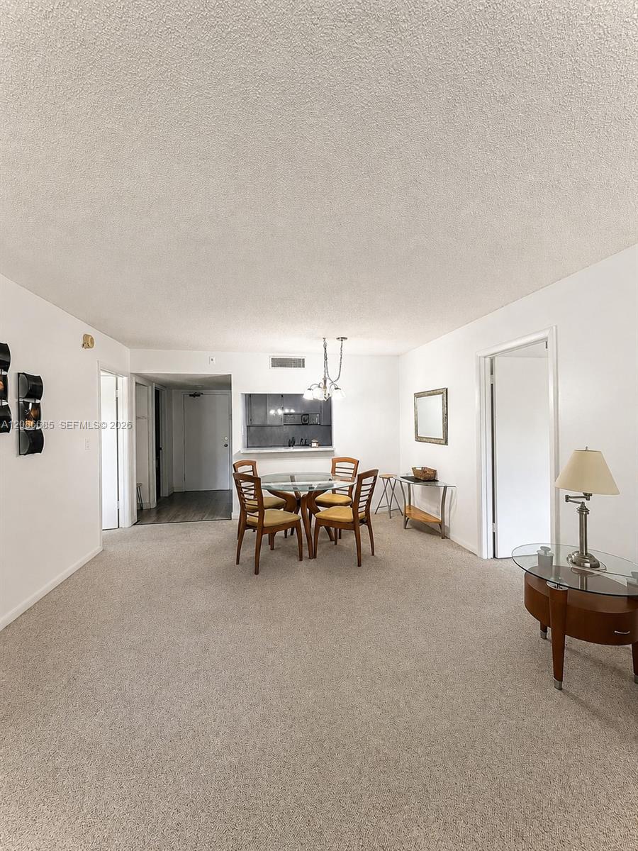240 Lakeview Dr # 212 — Photo 2
