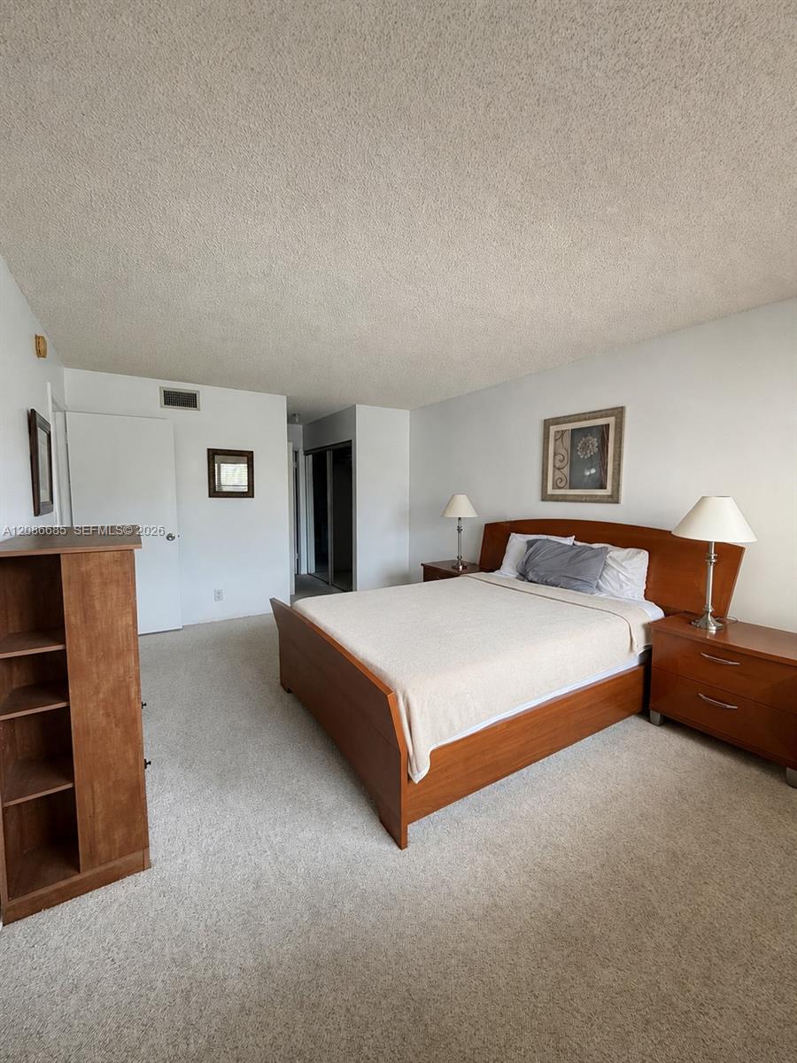 240 Lakeview Dr # 212 — Photo 5