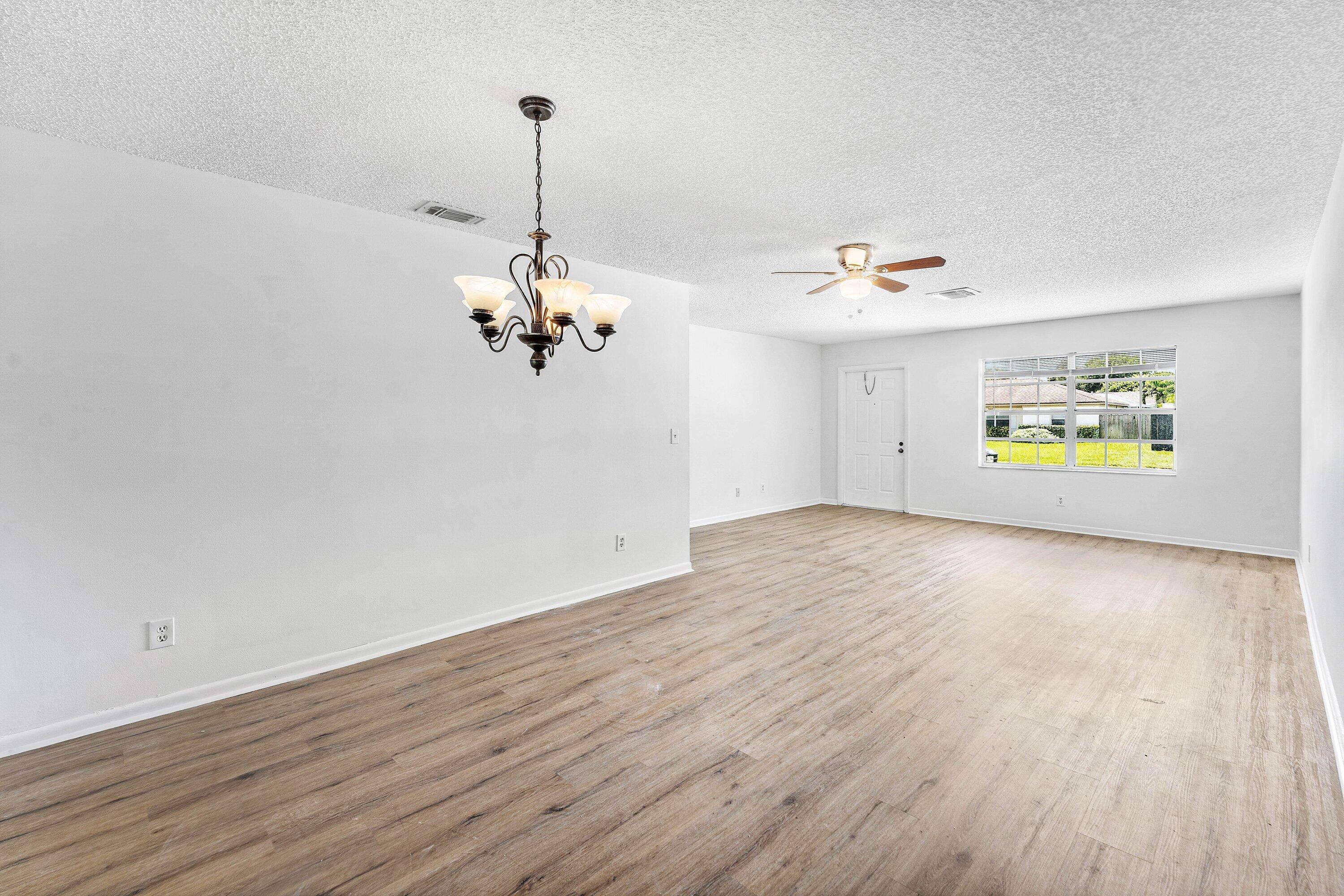 149 Arrowhead Circle — Photo 2