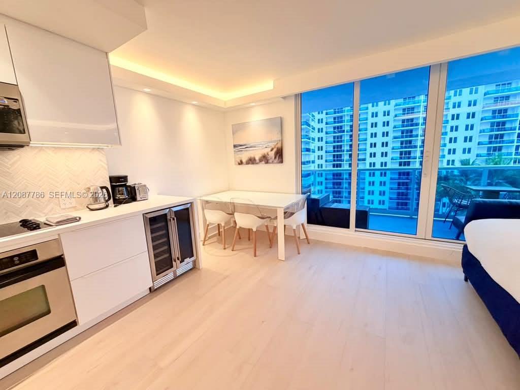 2301 Collins Ave # 920 — Photo 3