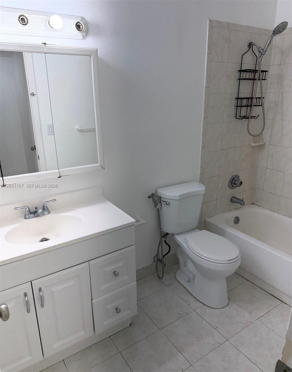 13710 SW 90th Ave # 20 — Photo 5