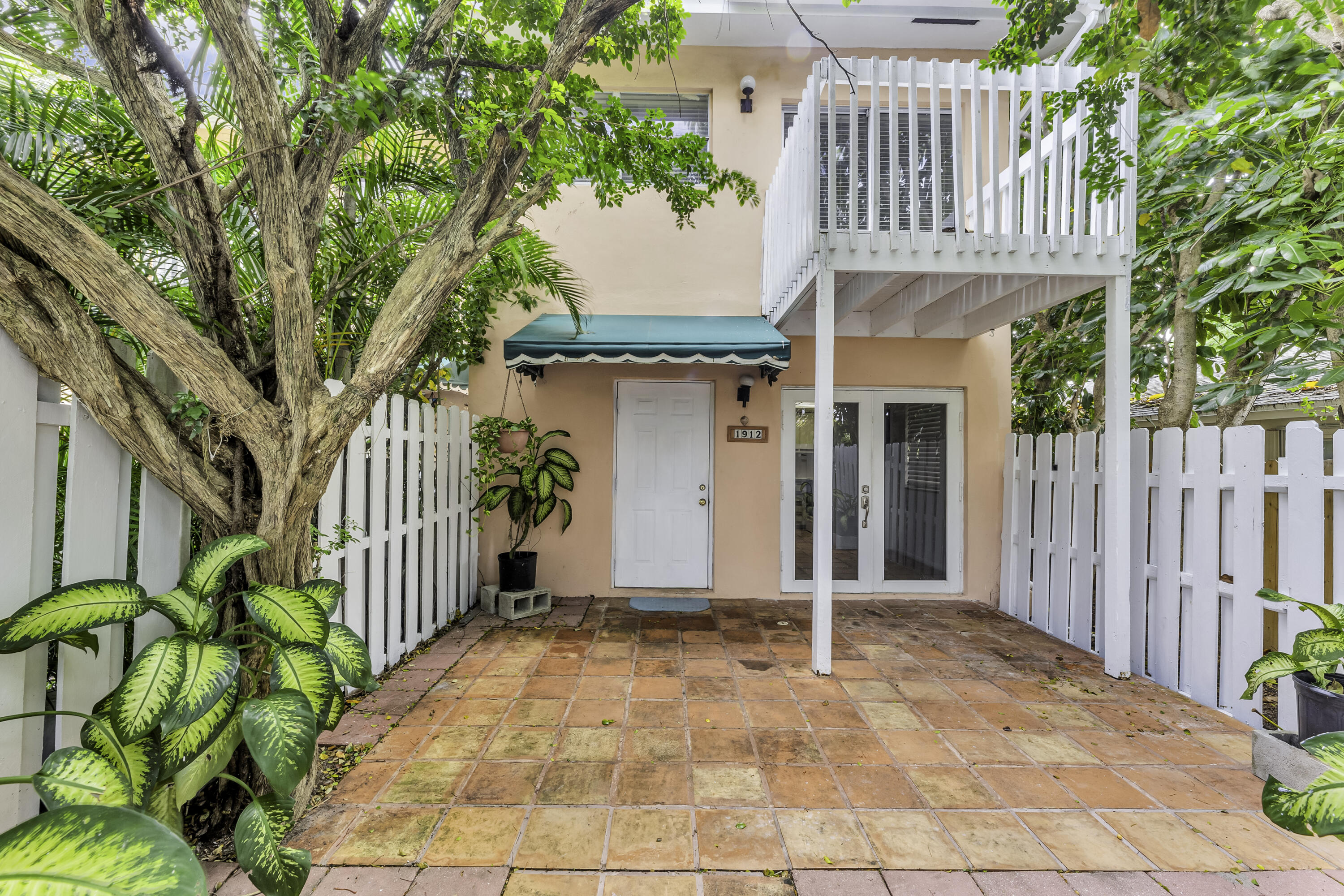 1912 NE 6th Street, Deerfield Beach FL 33441