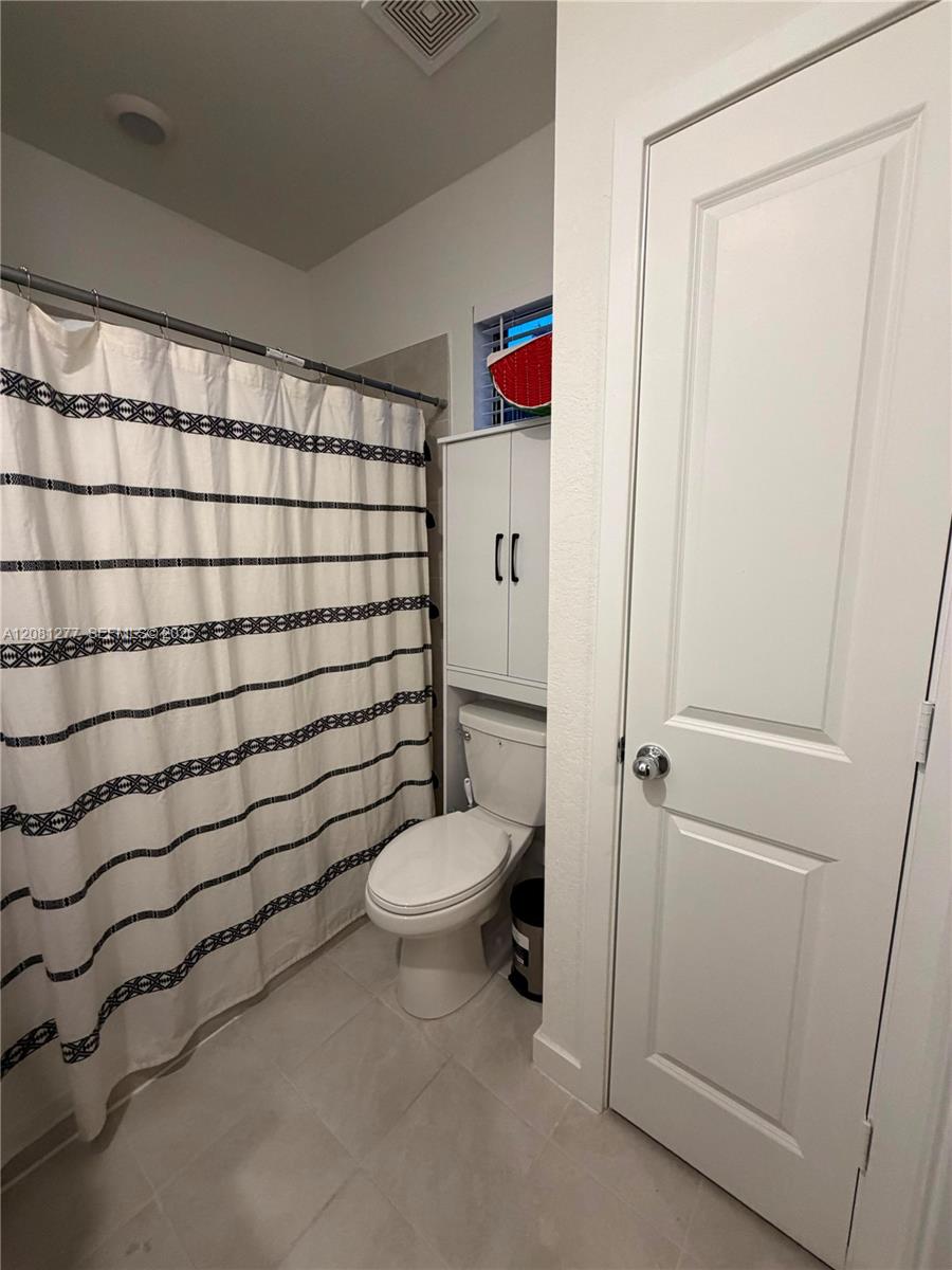 1281 NE 3rd Ave — Photo 3