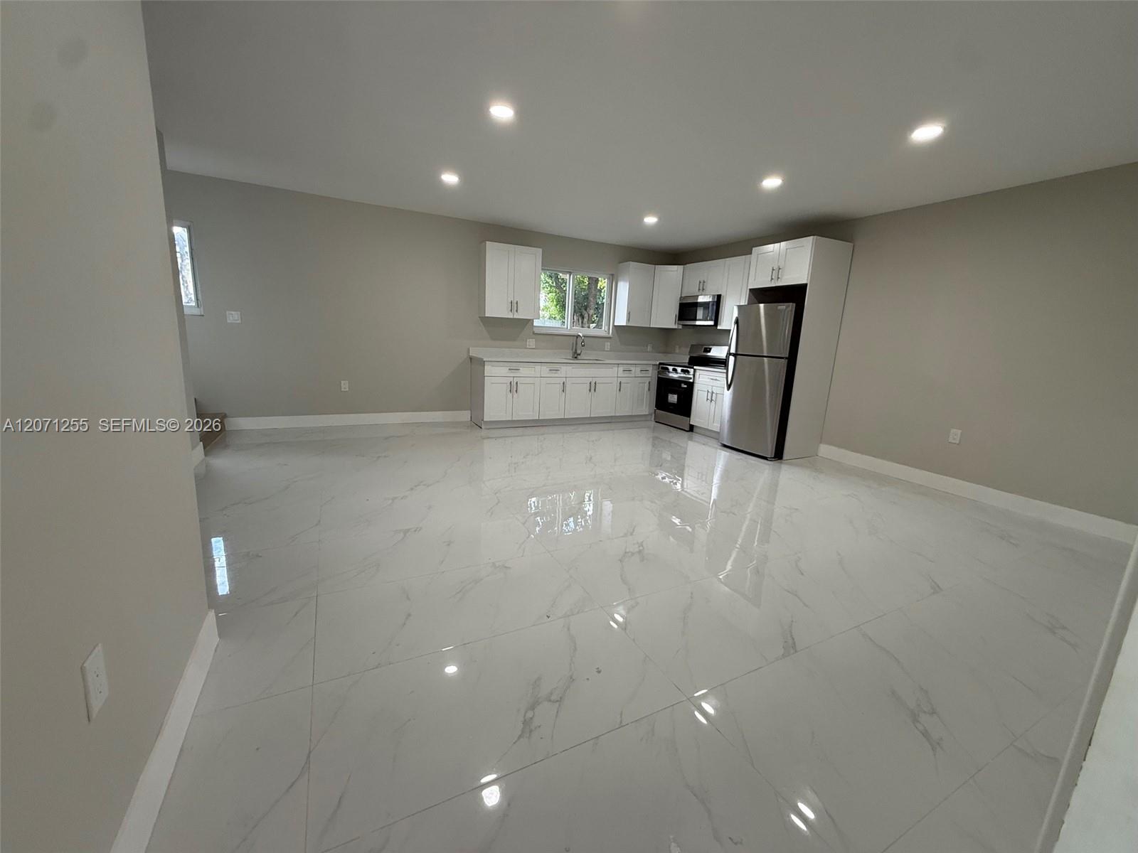 17690 NE 19th Ave # 0 View 3