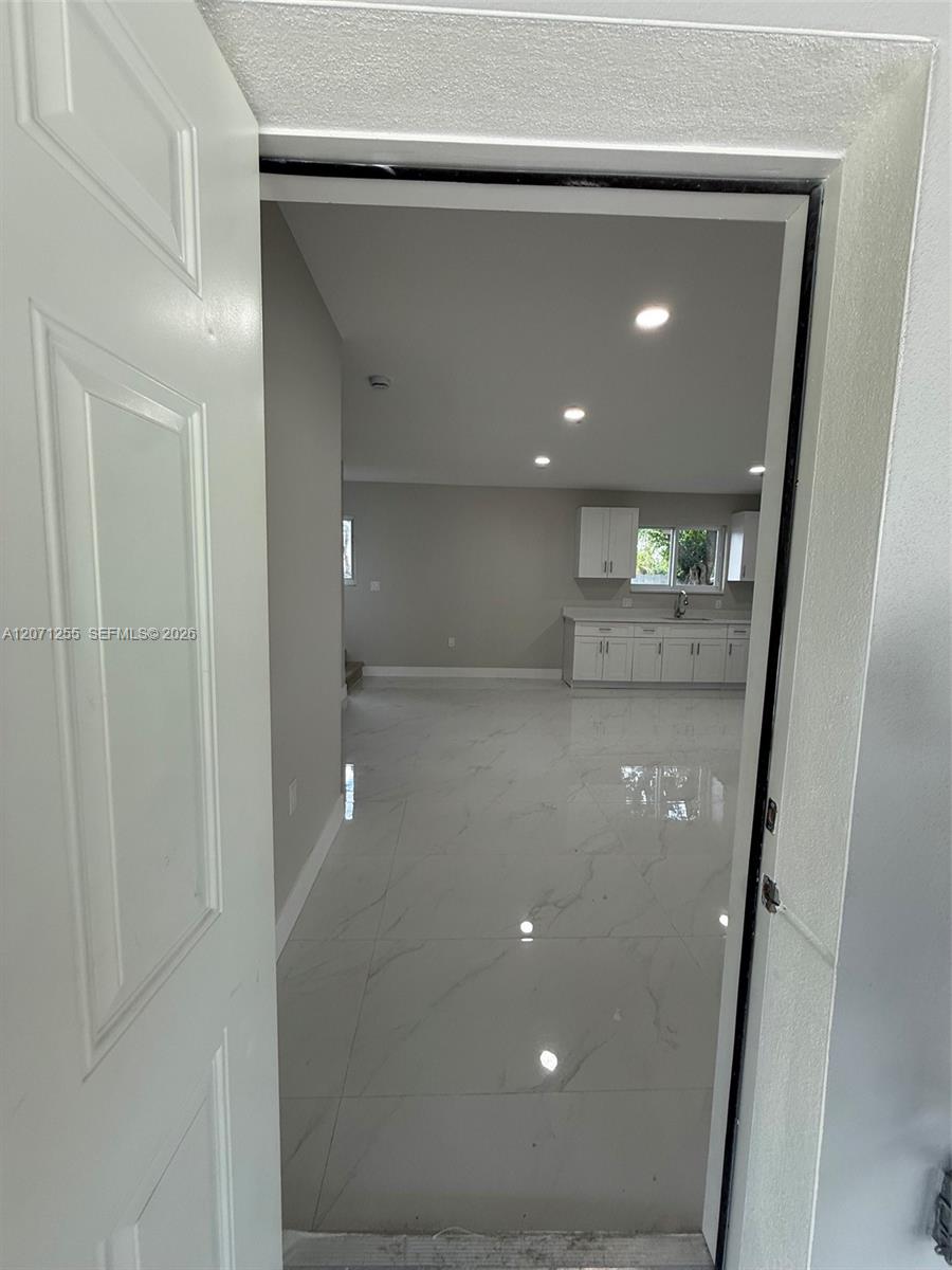 17690 NE 19th Ave # 0 View 4