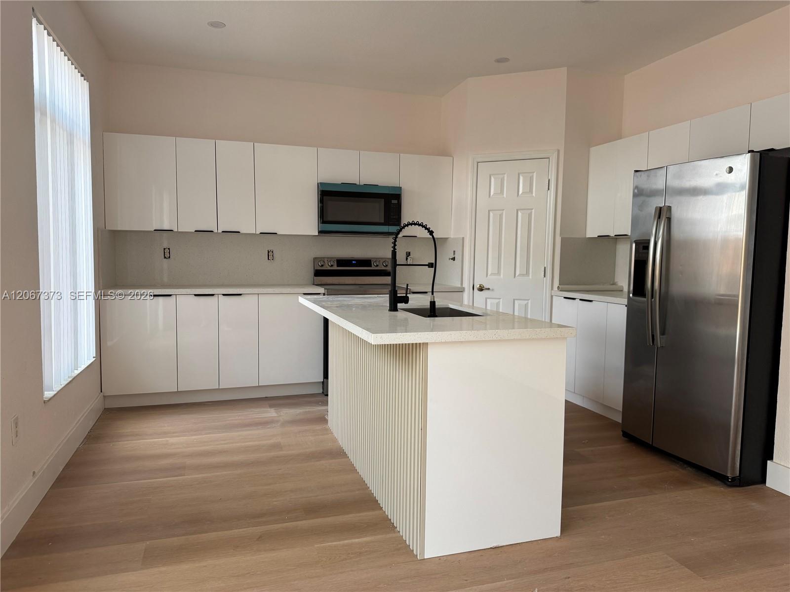 5606 NW 112th Psge View 1