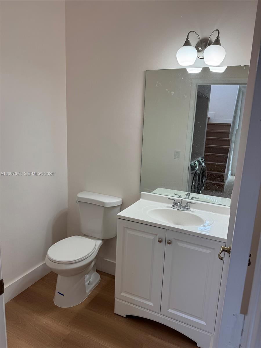 5606 NW 112th Psge View 4