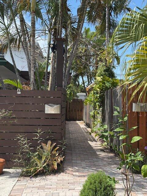 1637 NE 5TH Street # 2 — Photo 3