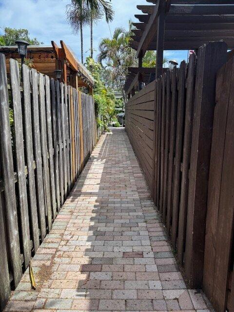 1637 NE 5TH Street # 2 — Photo 4