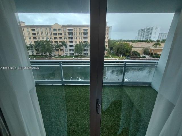 2950 NE 188th St # 316, Aventura FL 33180