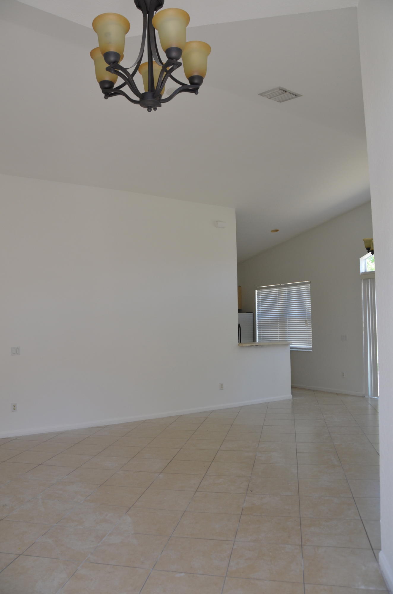 4106 NE 22ND Court — Photo 3