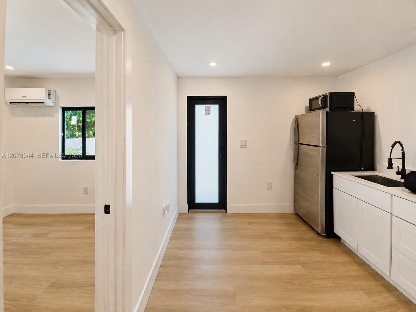 5511 NW 4th Ave # B — Photo 4