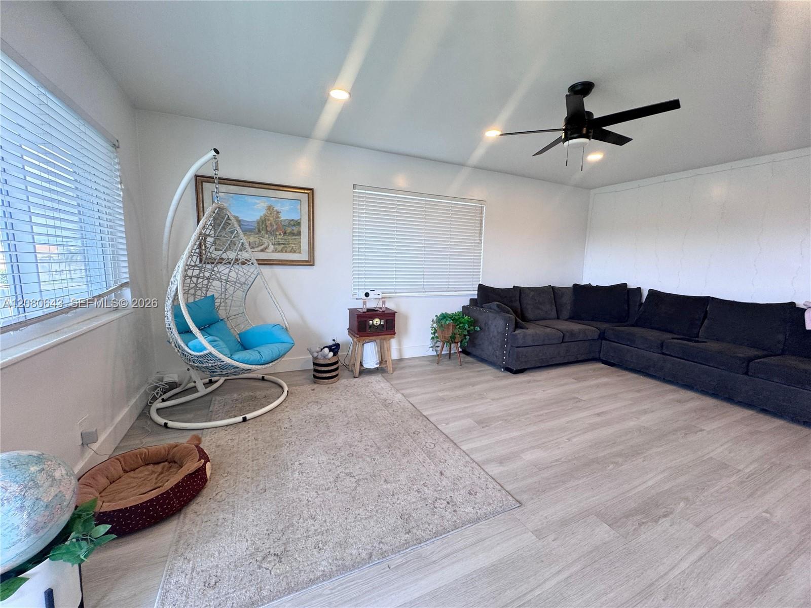 455 Golden Isles Dr # 310 — Photo 2