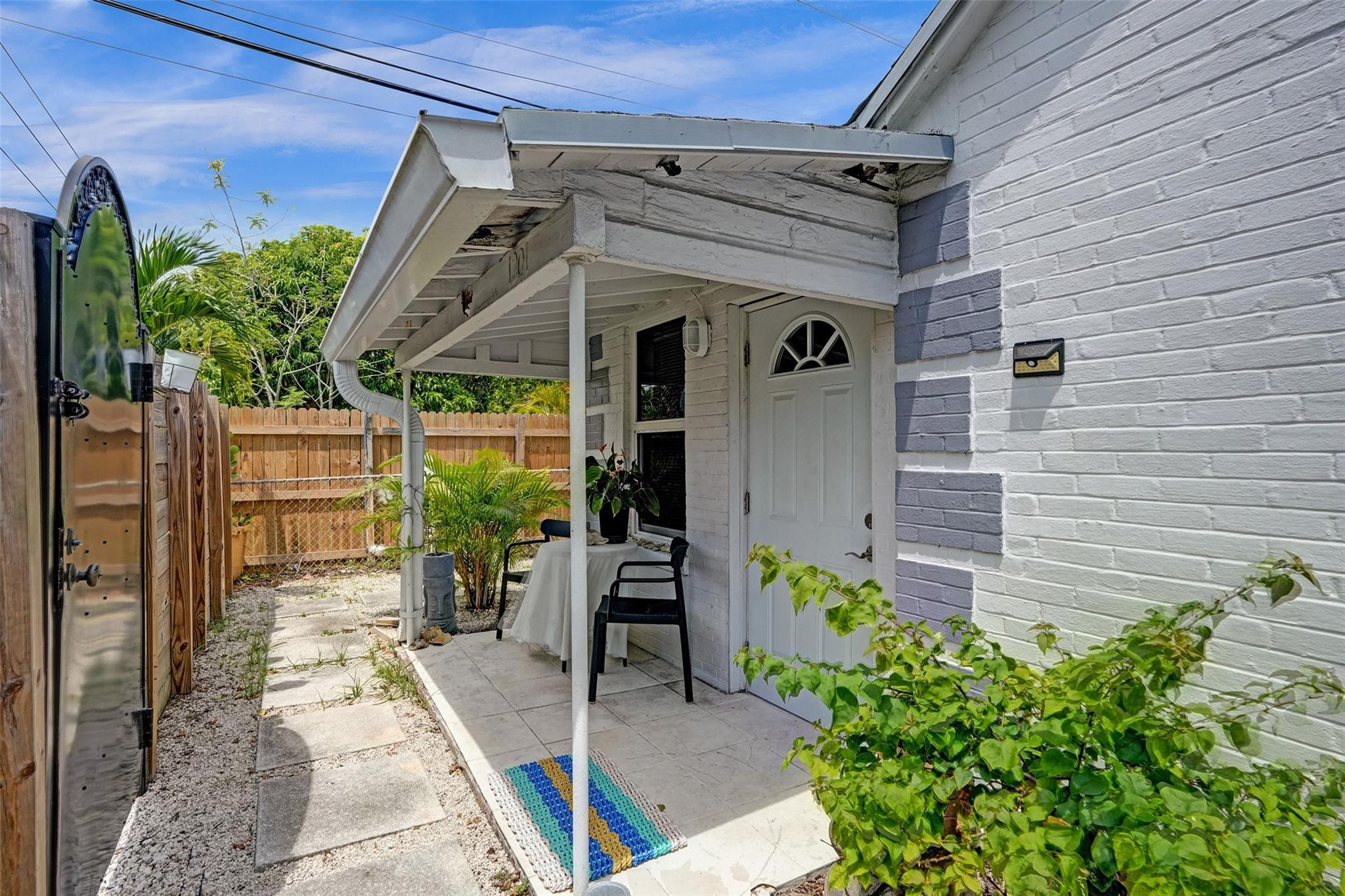 1201 N Andrews Avenue — Photo 4