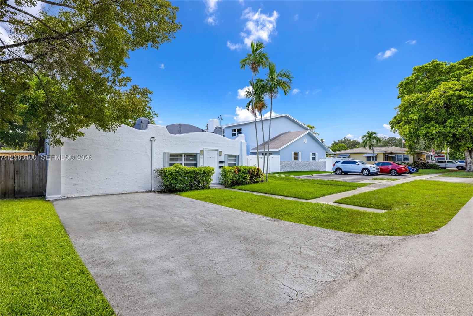 1726 Roosevelt St — Photo 3