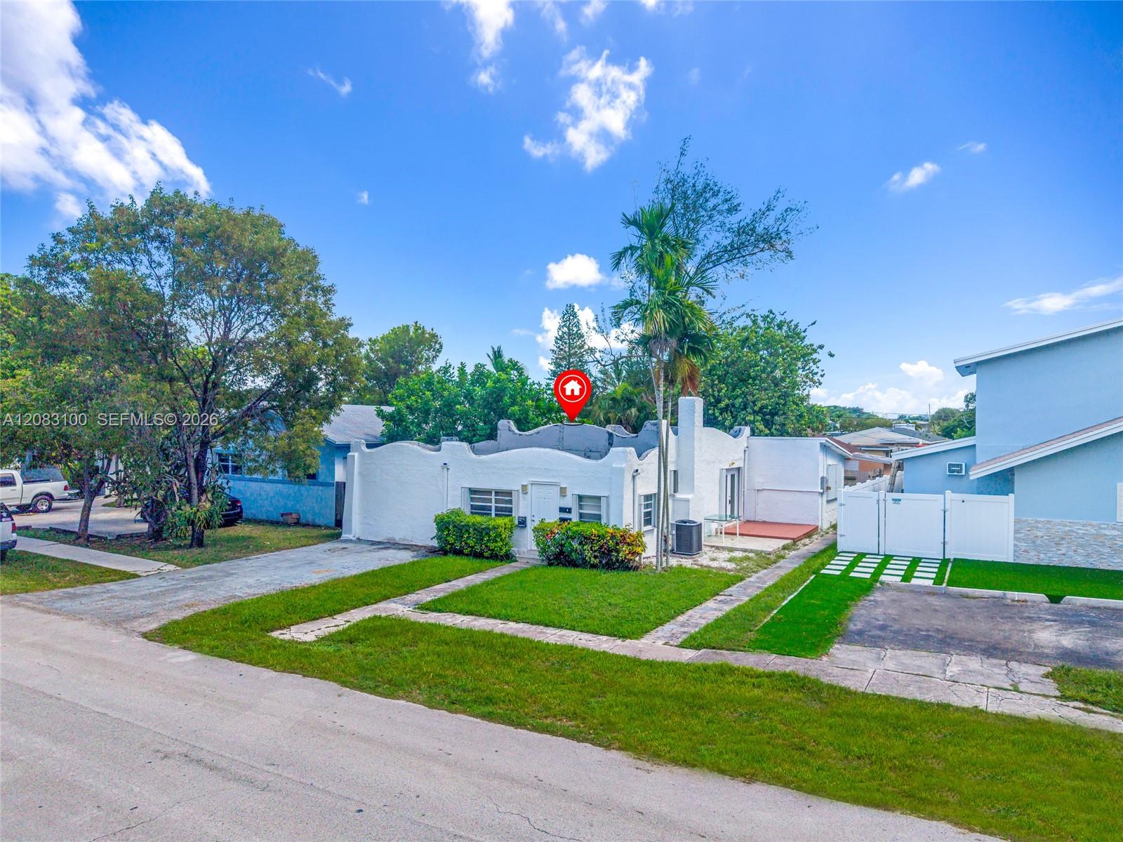 1726 Roosevelt St — Photo 4