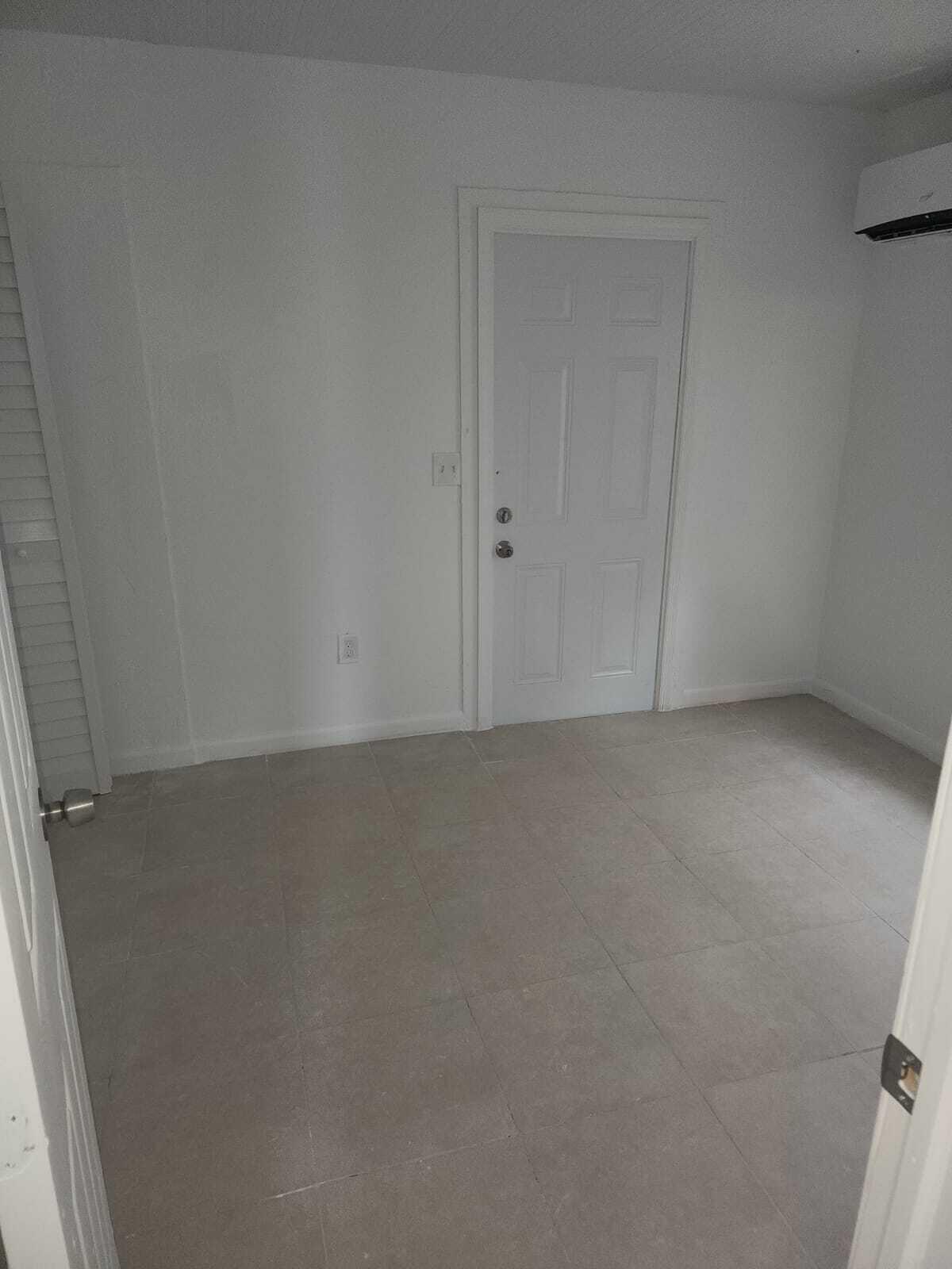 1910 GARFIELD Street # 1 — Photo 5