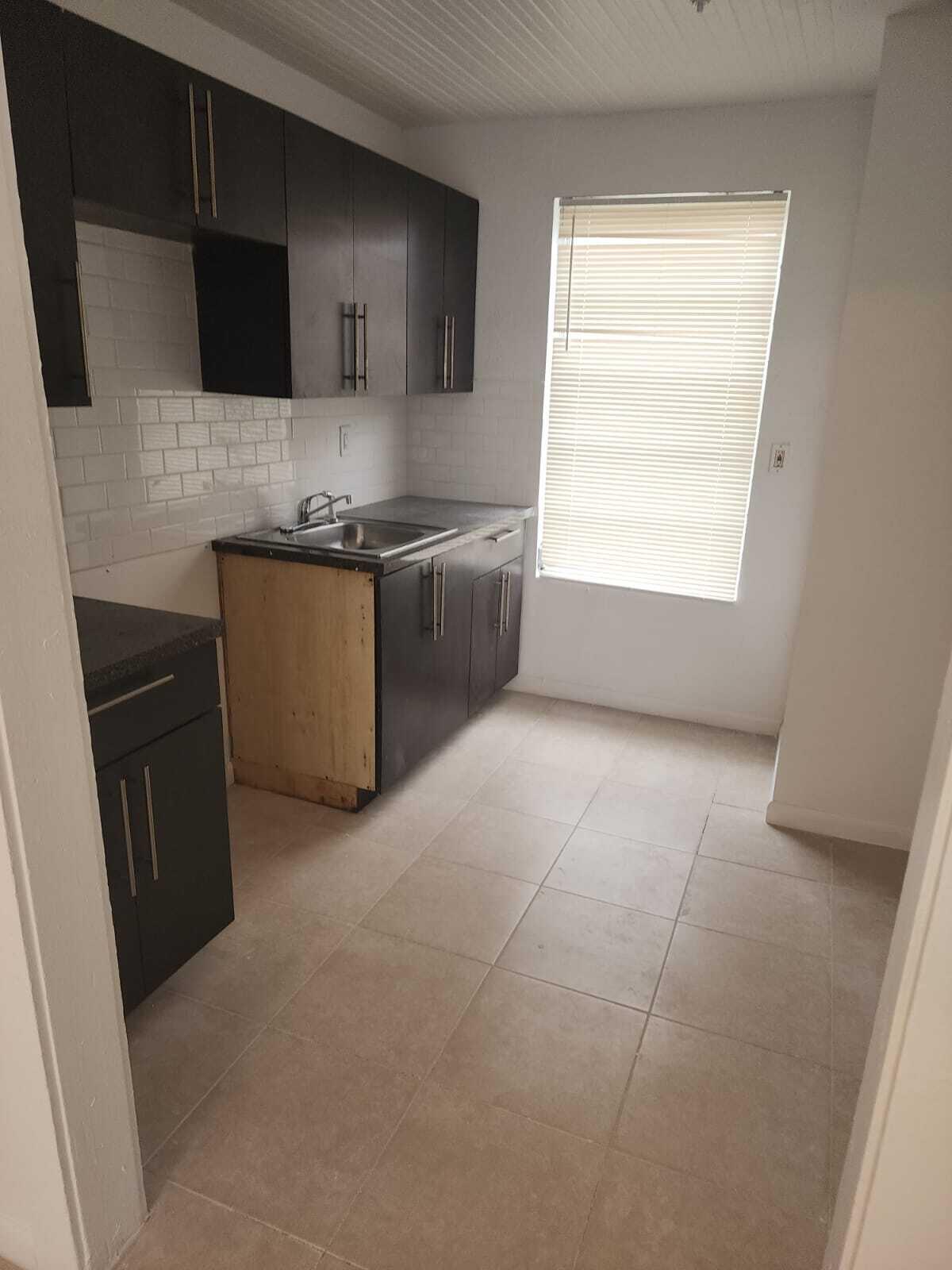 1910 GARFIELD Street # 1 — Photo 3