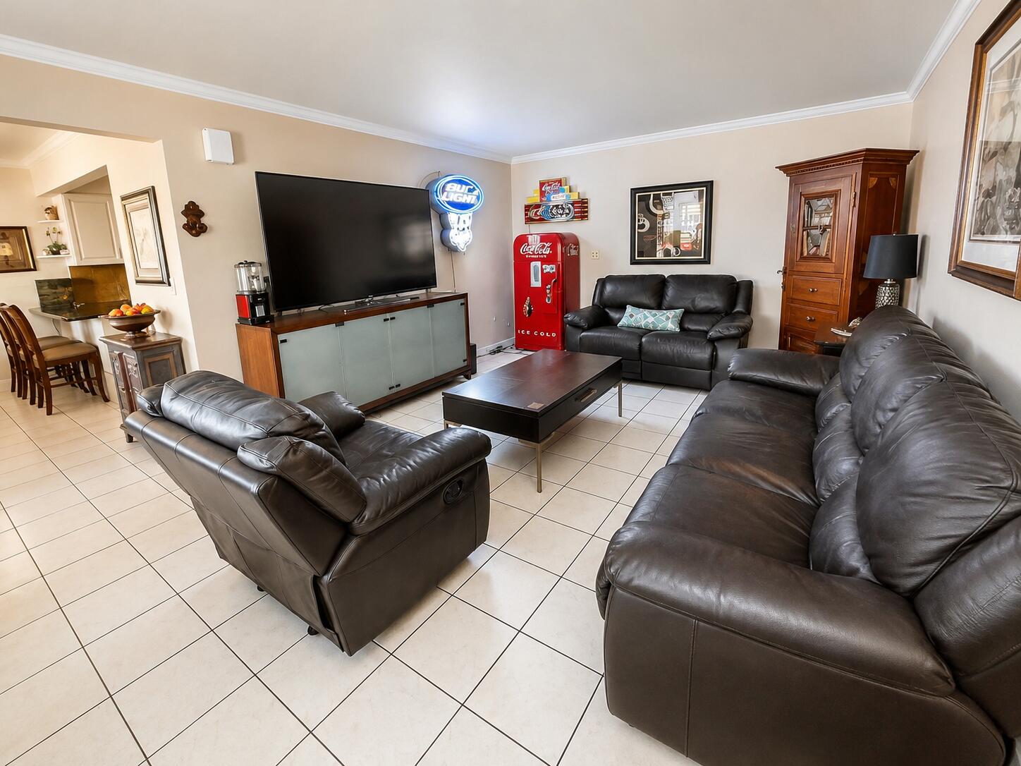 1743 RODMAN Street — Photo 3