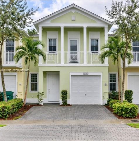 10780 NW 74th Ln, Doral FL 33178