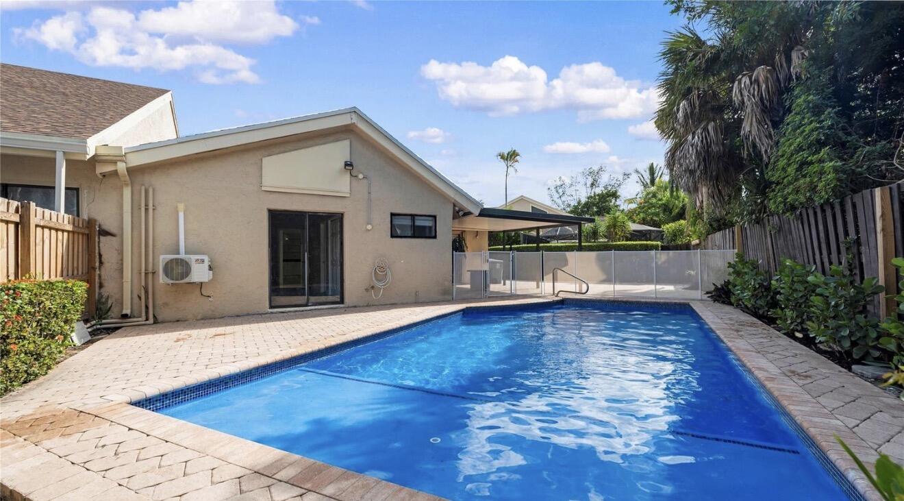 7659 Sierra Terrace W, Boca Raton FL 33433