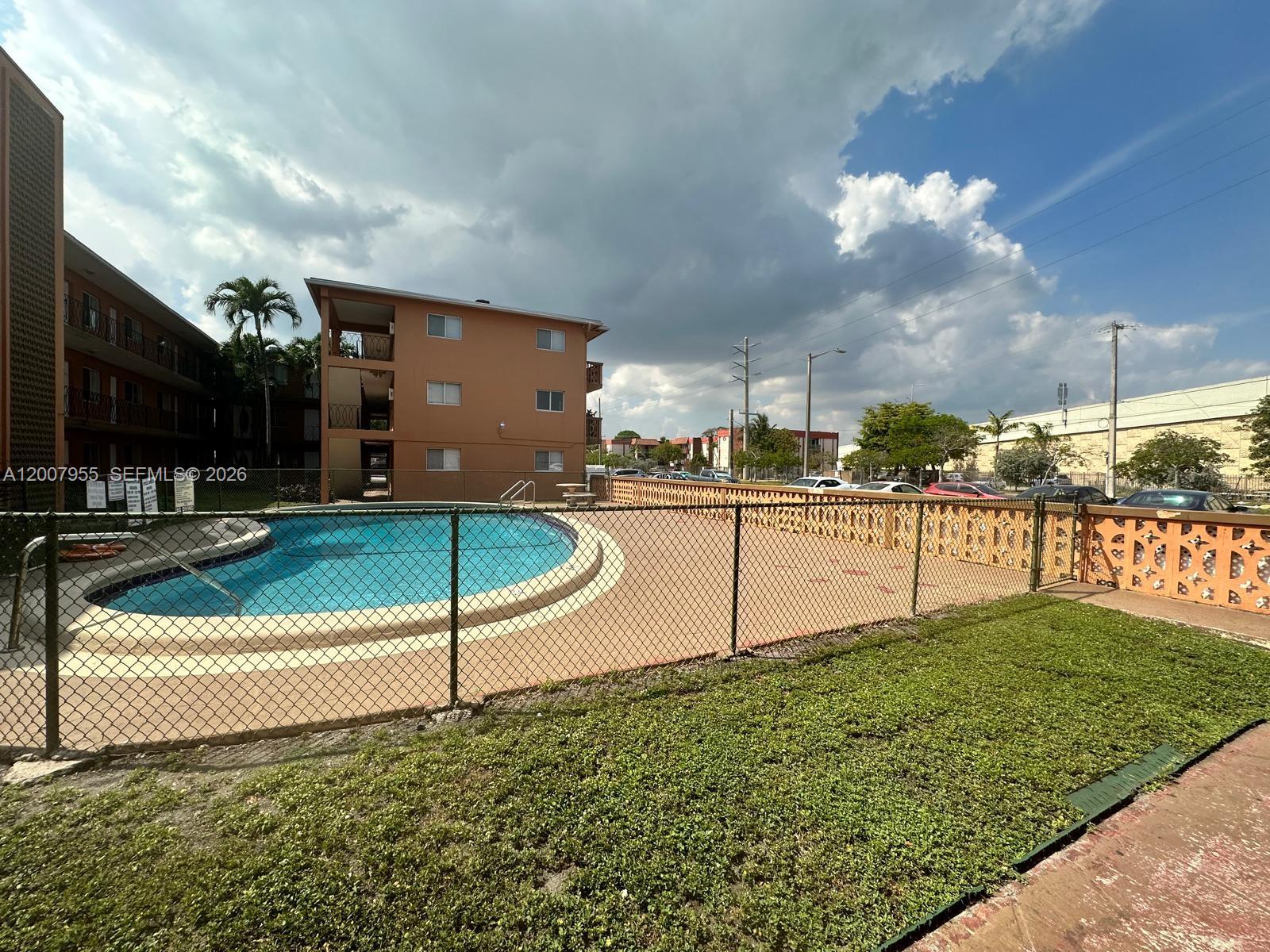 2330 NW 11th St # 33, Miami FL 33125