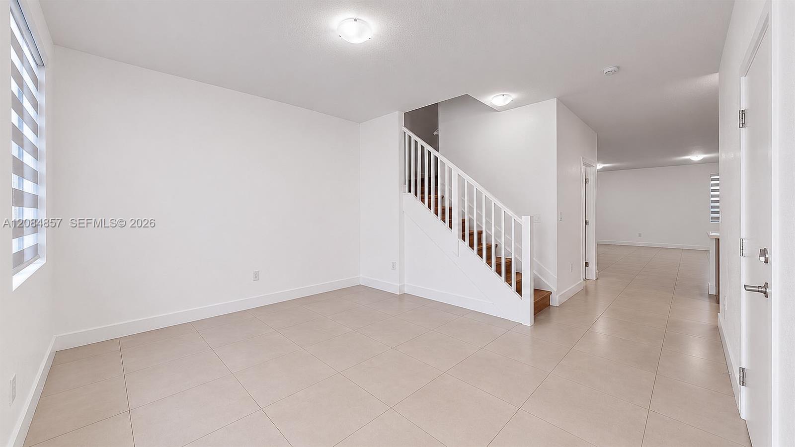 15811 SW 136th Ter — Photo 3
