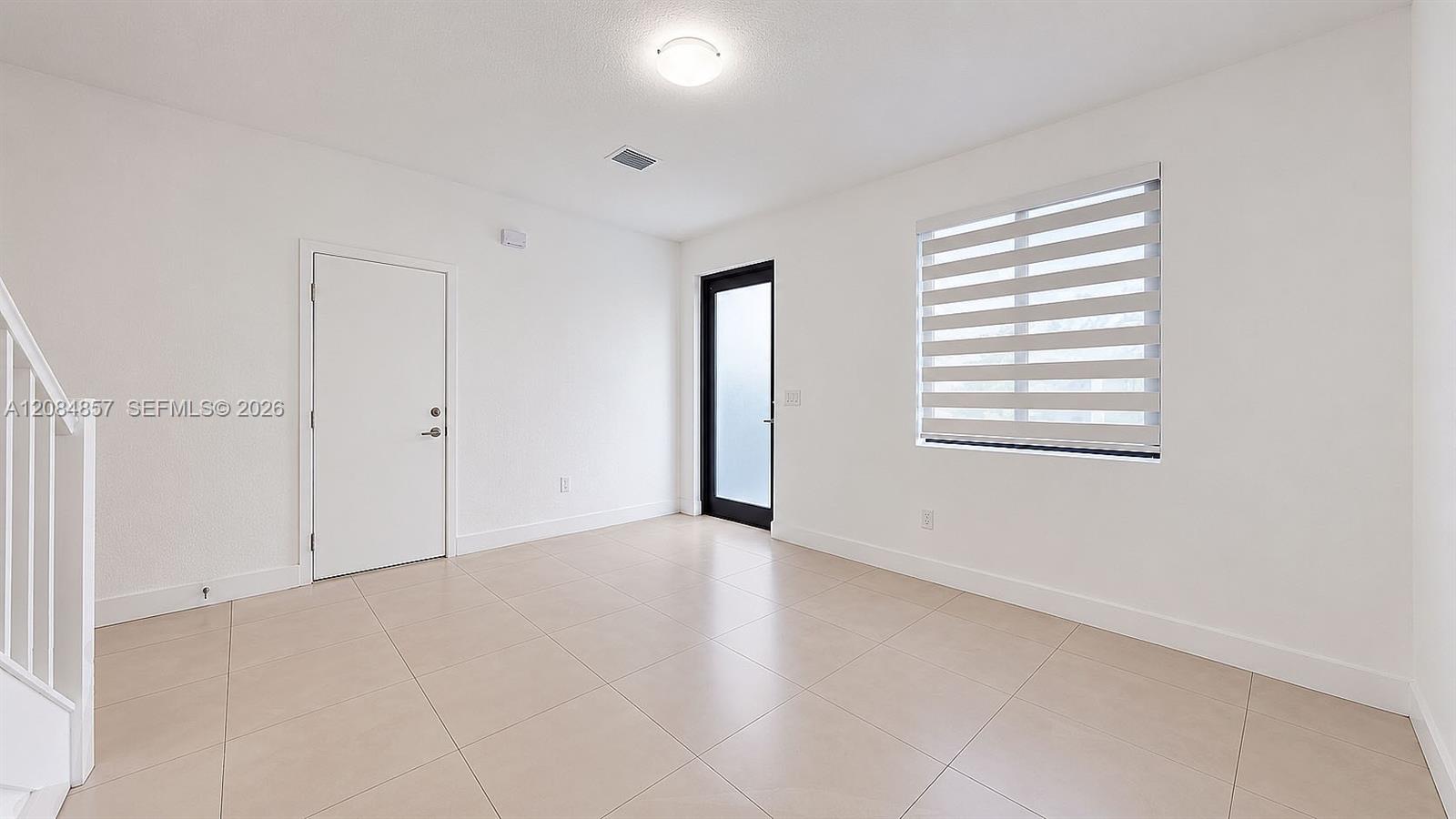 15811 SW 136th Ter — Photo 4