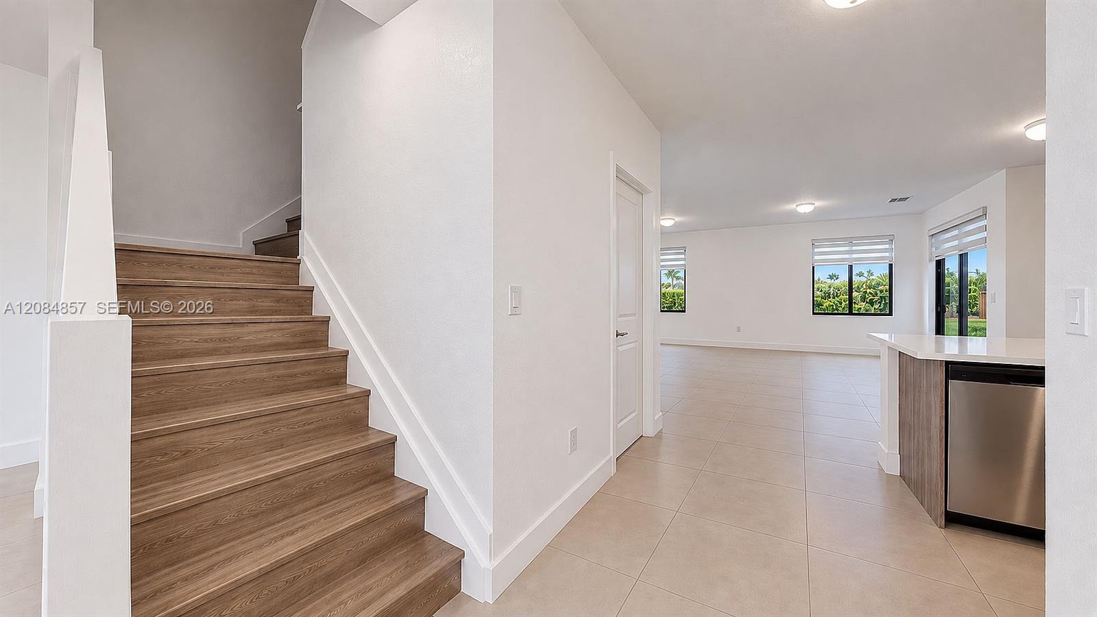 15811 SW 136th Ter — Photo 5
