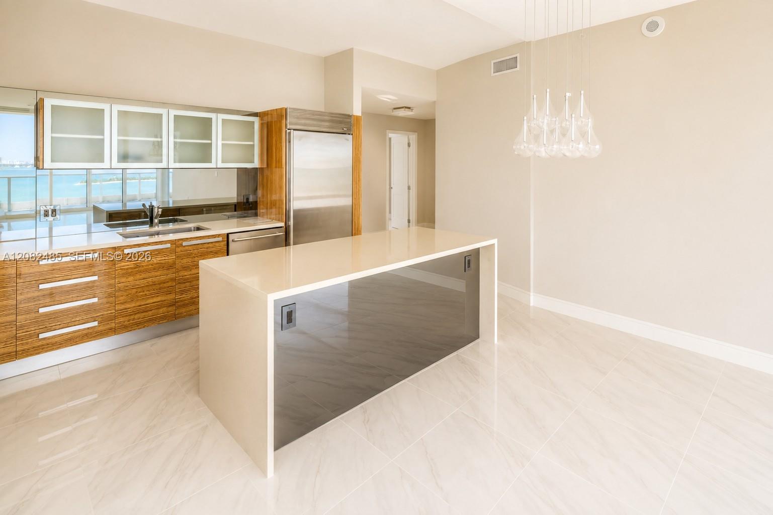 2020 N Bayshore Dr # 1710 — Photo 5