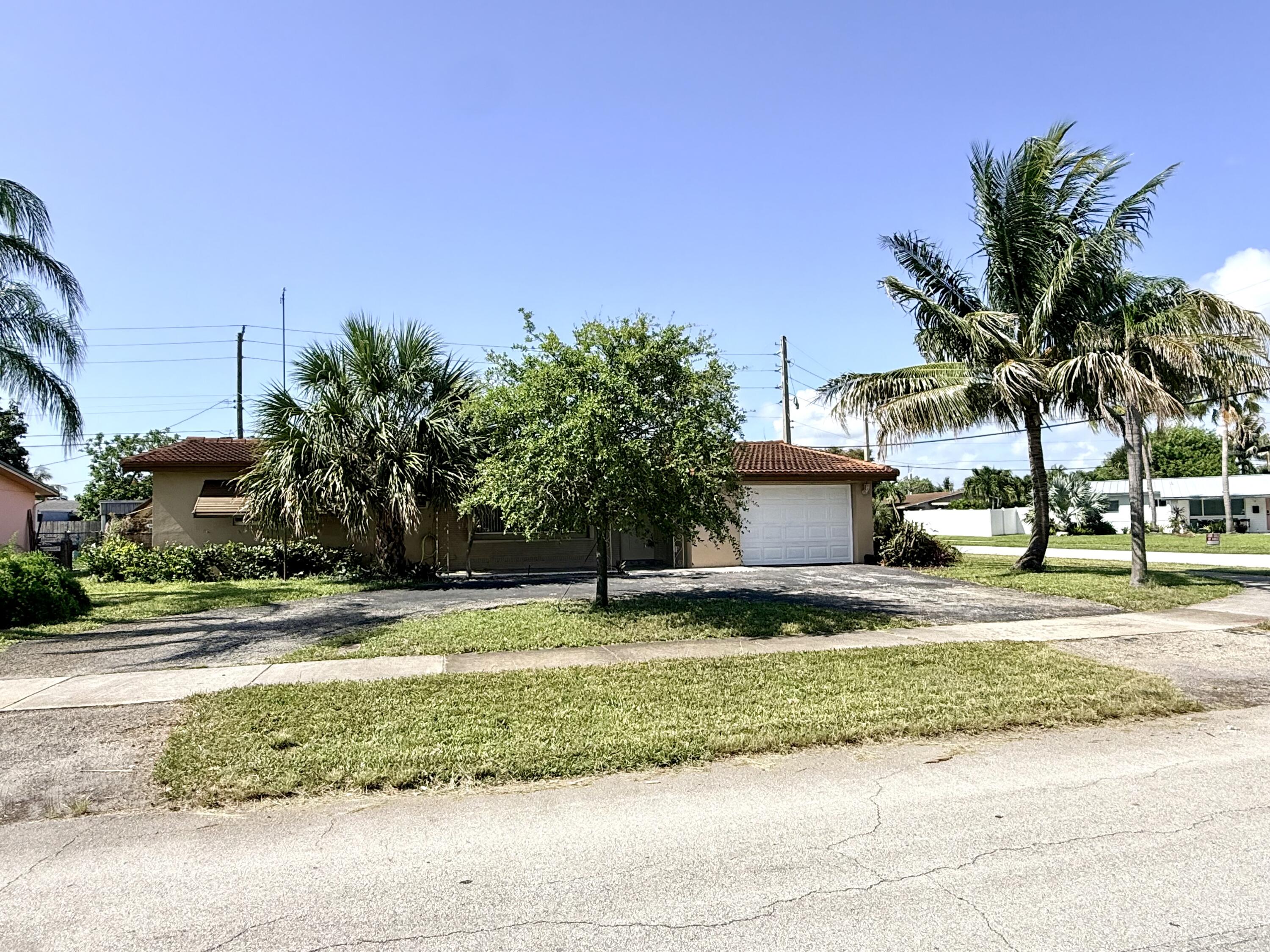 118 SE 10th Court, Deerfield Beach FL 33441