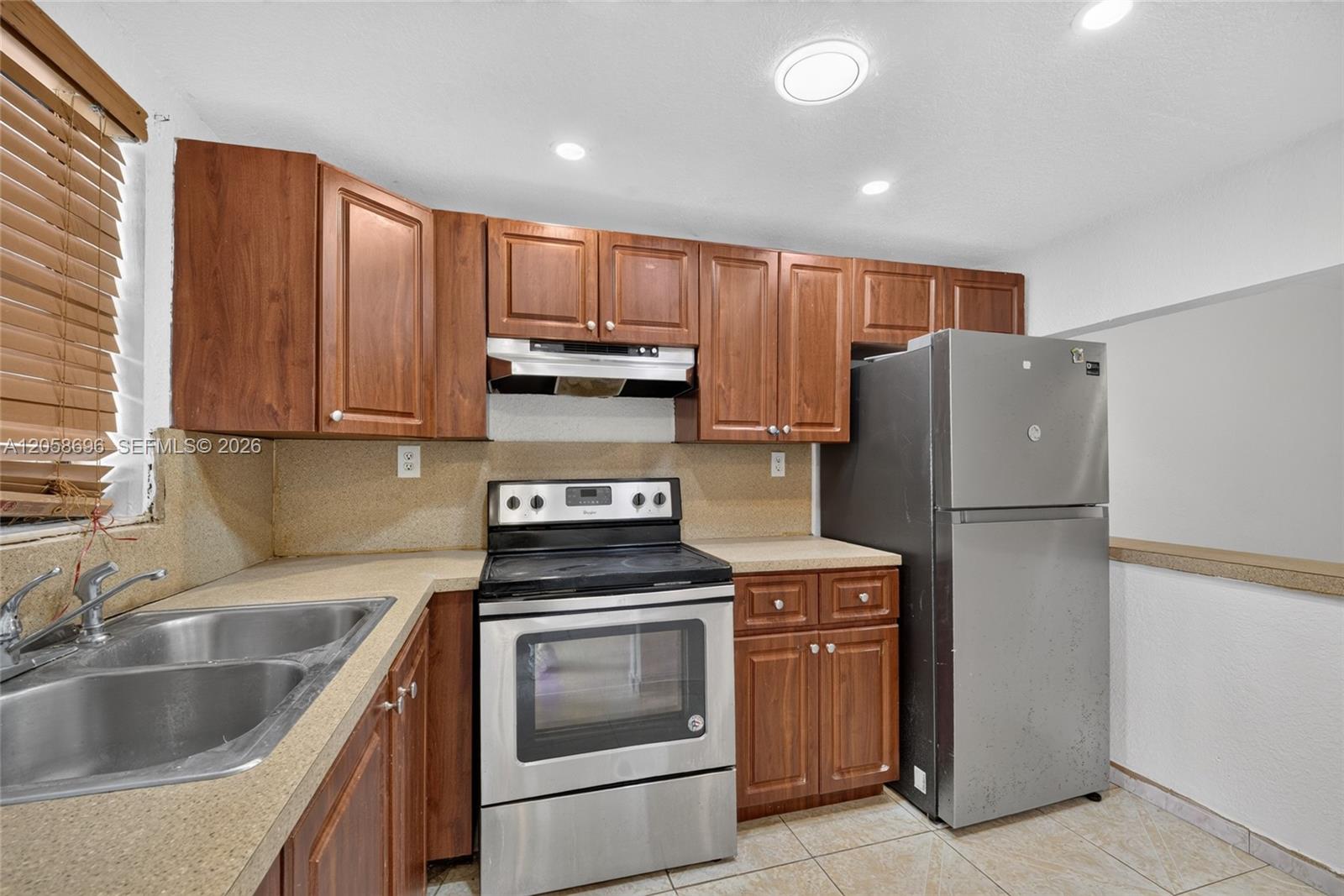 6001 Shakerwood Cir # 108 — Photo 3