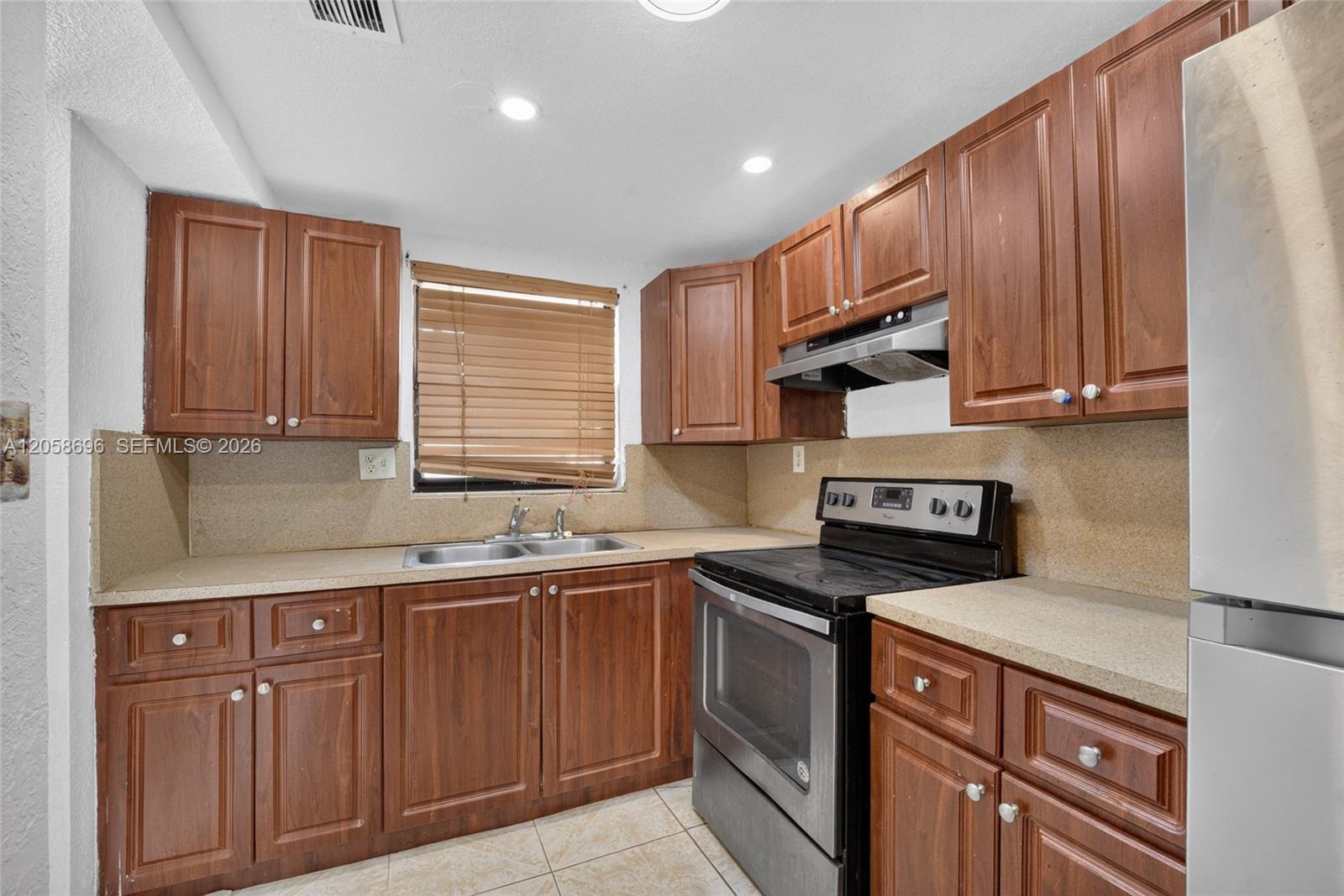 6001 Shakerwood Cir # 108 — Photo 4