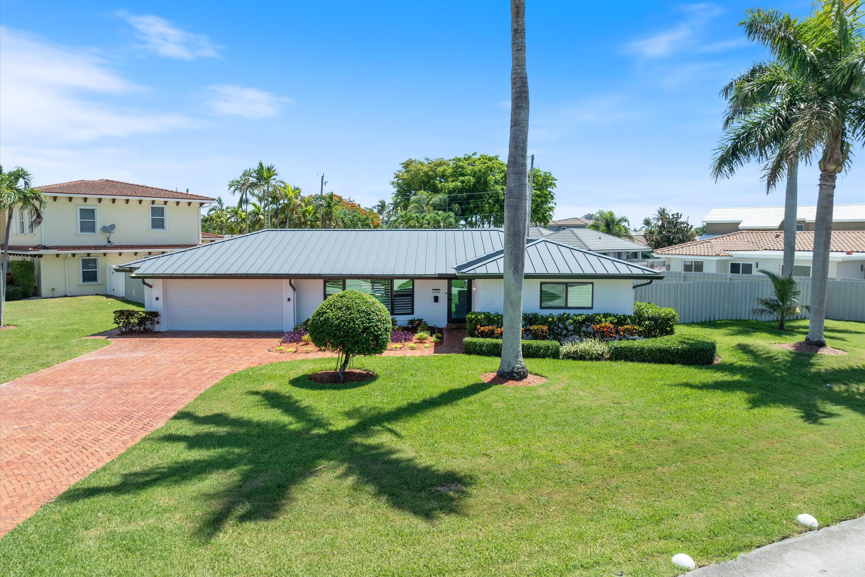4410 NE 24th Avenue, Lighthouse Point FL 33064