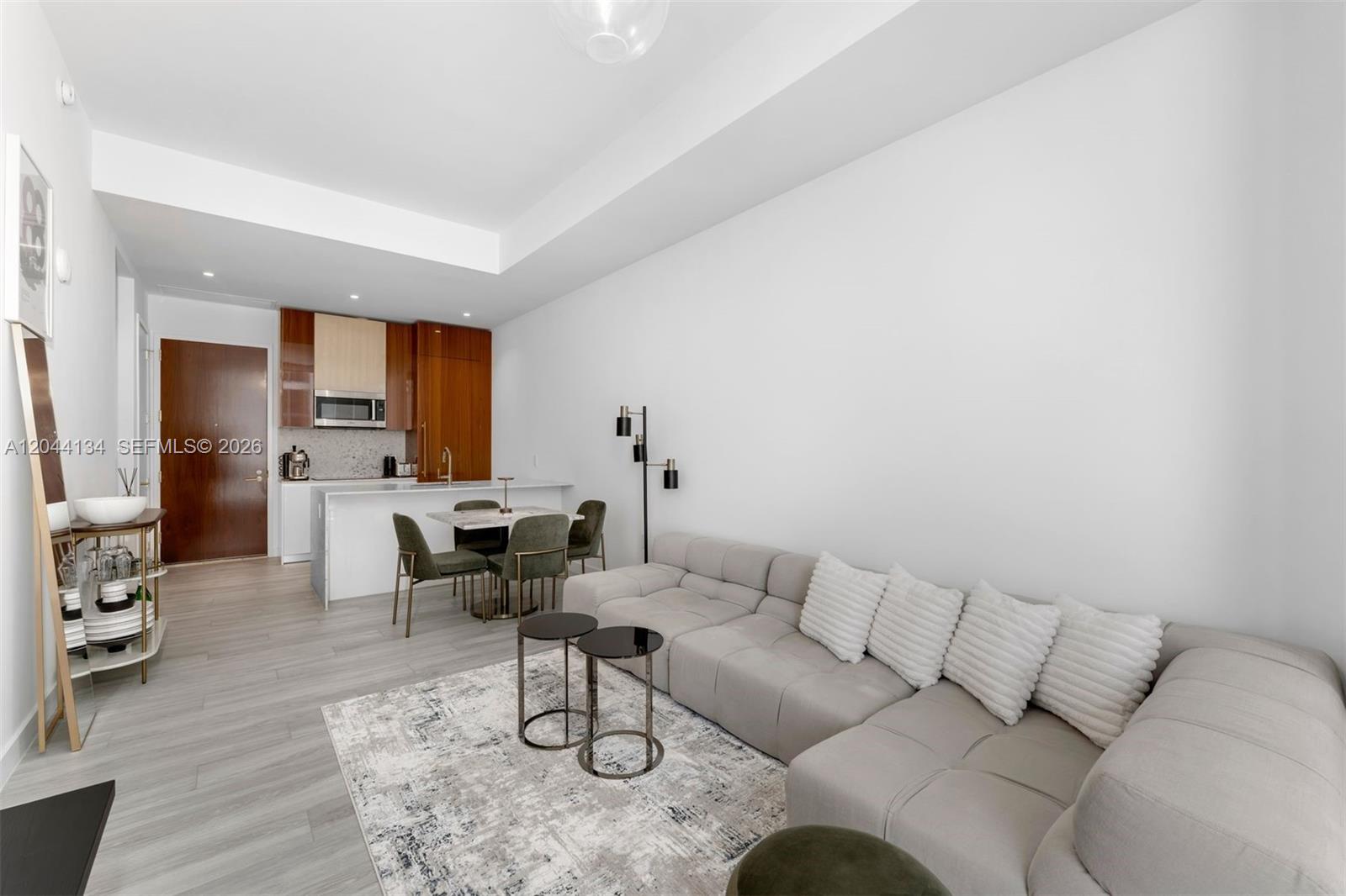 2655 S Bayshore Dr # 908 — Photo 2
