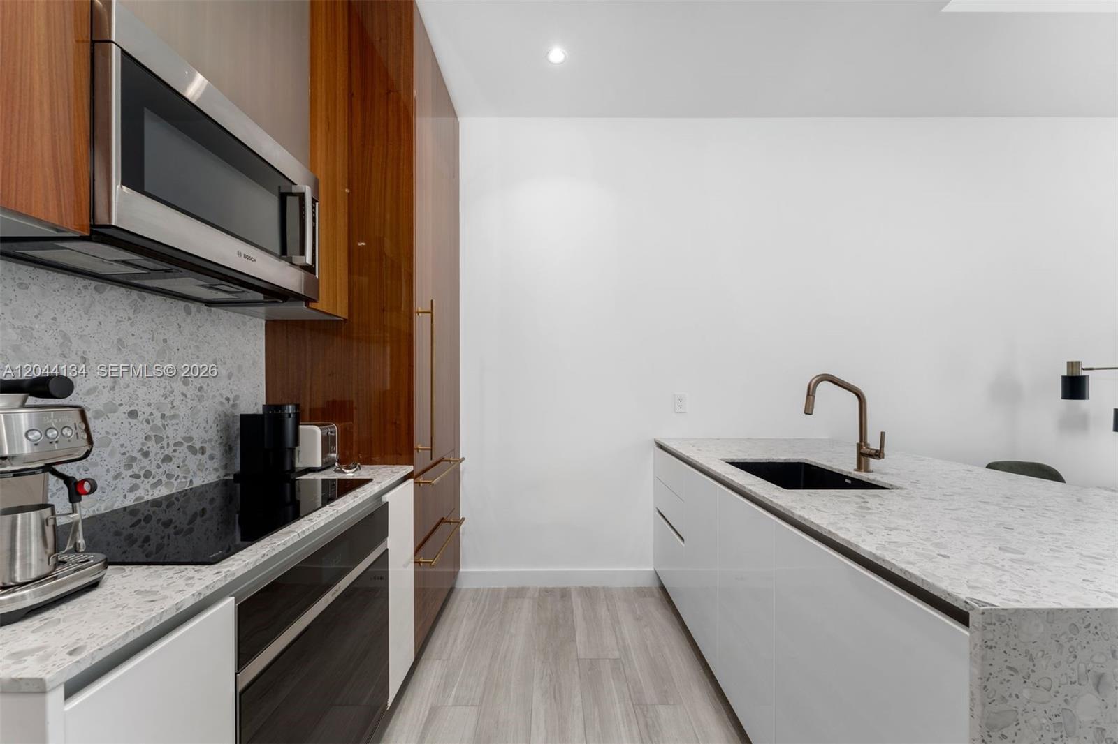 2655 S Bayshore Dr # 908 — Photo 4