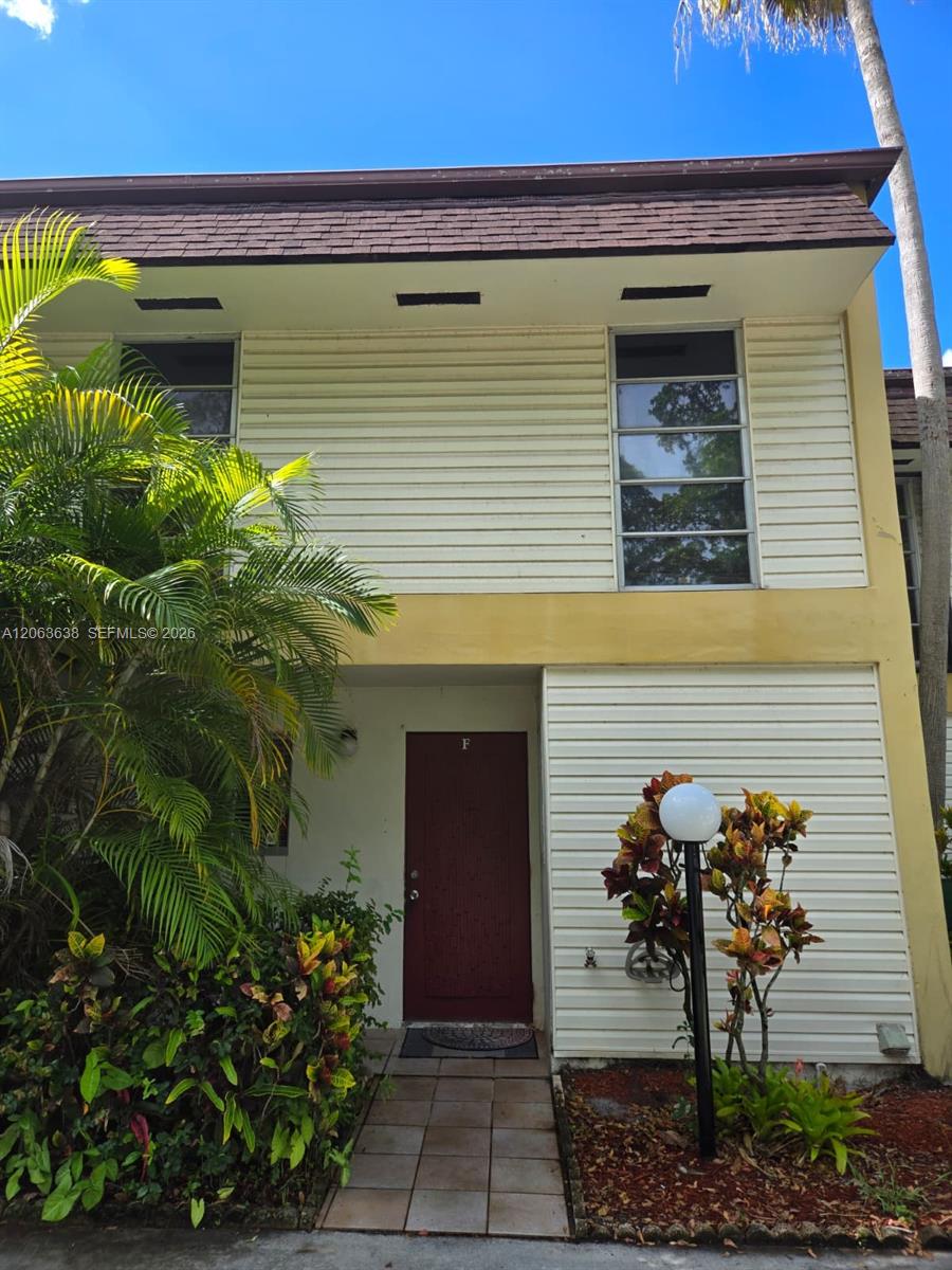 3320 Simms # 11F, Hollywood FL 33021