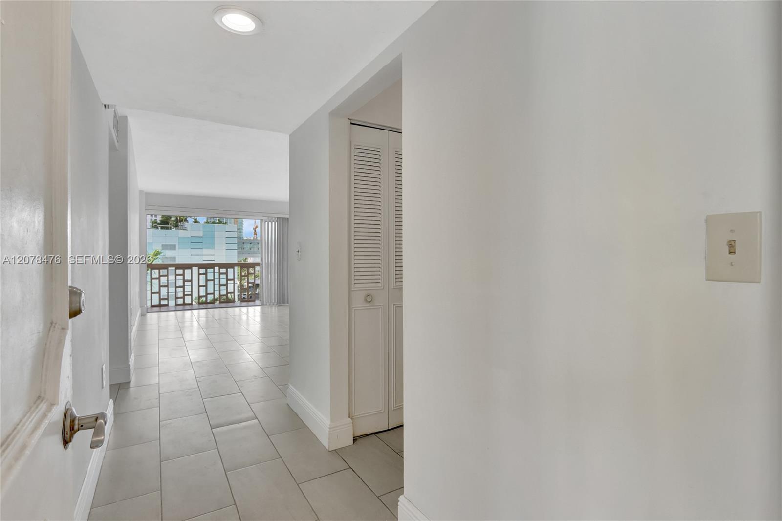 600 NE 25th St # PHD/73 — Photo 3